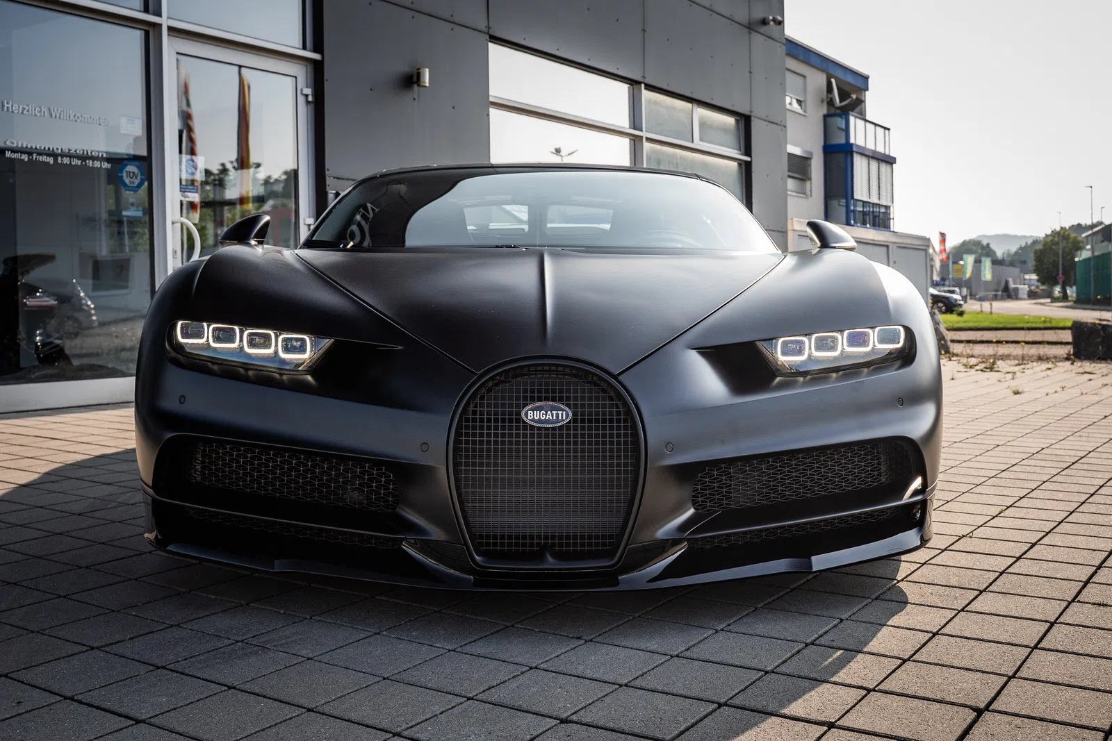 Bugatti Chiron Eqdition Noire 1 of 20 for sale, exterior, Noire Visible Carbon