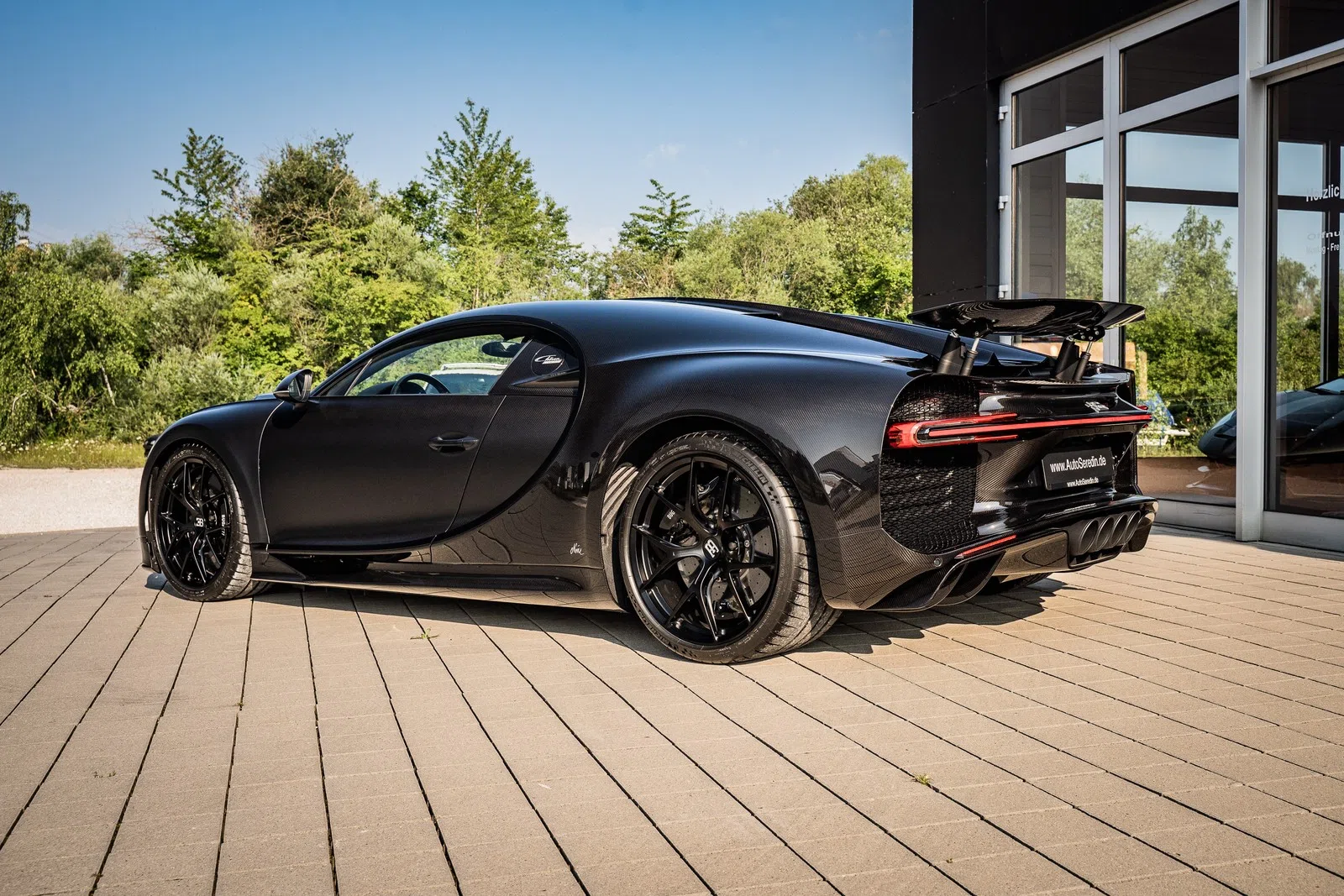 Bugatti Chiron Eqdition Noire 1 of 20 for sale, exterior, Noire Visible Carbon