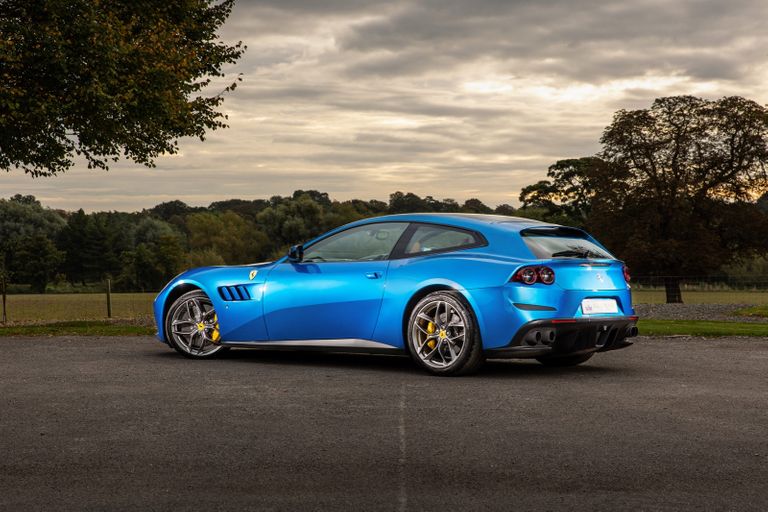 2018 Ferrari GTC4 LUSSO T, 5/19