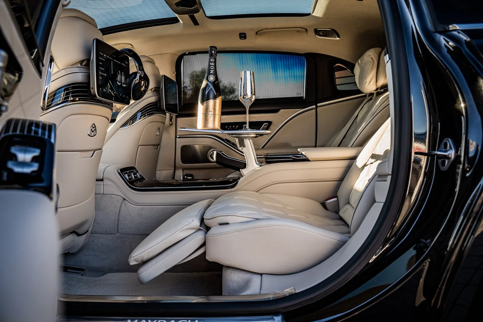 2022 Mercedes-Maybach S 680 interior, seats