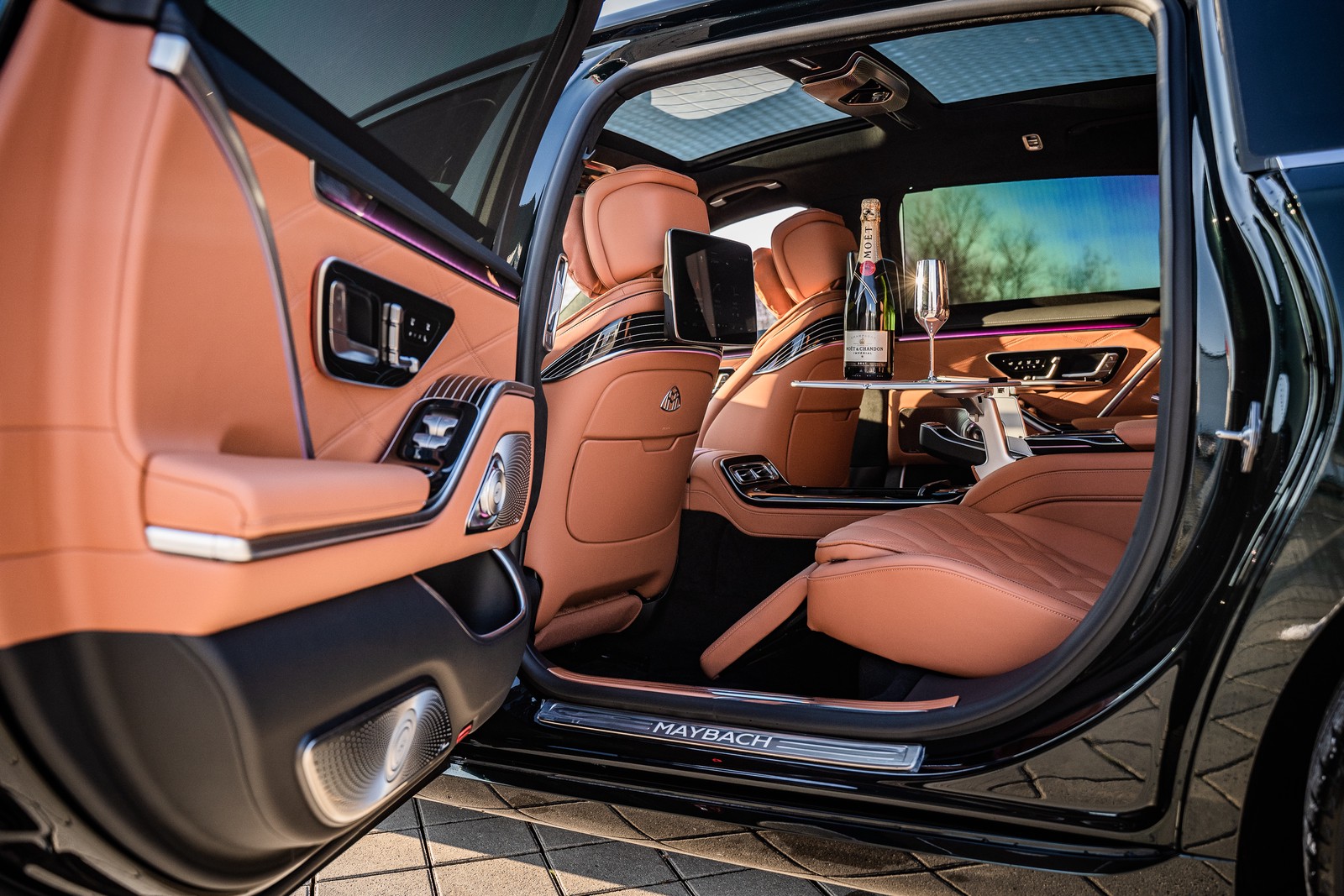 2022 Mercedes-Maybach S580, 2/14