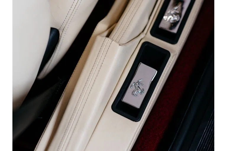 1991 Ferrari Testarossa interior, center console, Other