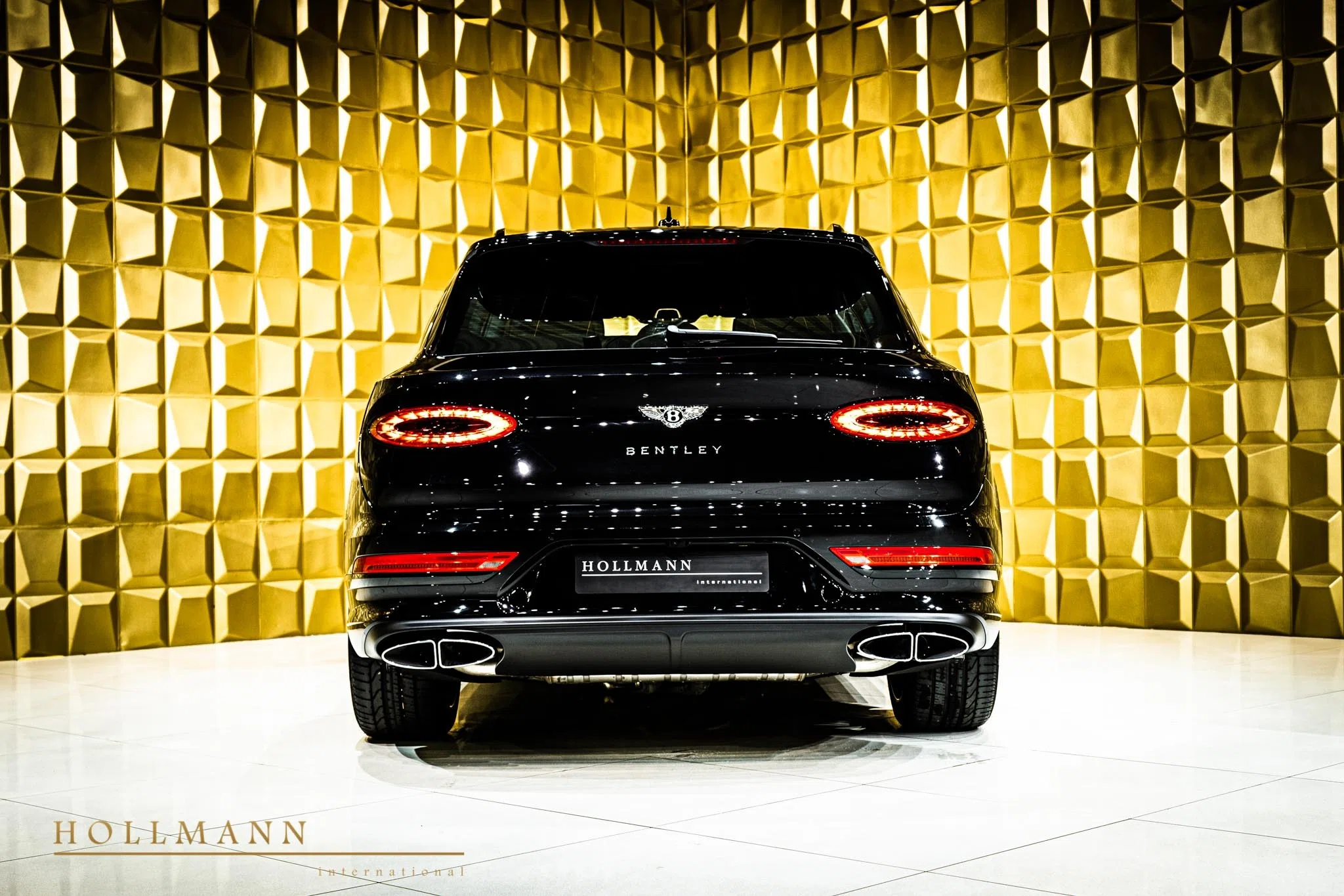 2021 Bentley Bentayga V8 First Edition, rear three-quarter view, Onyx