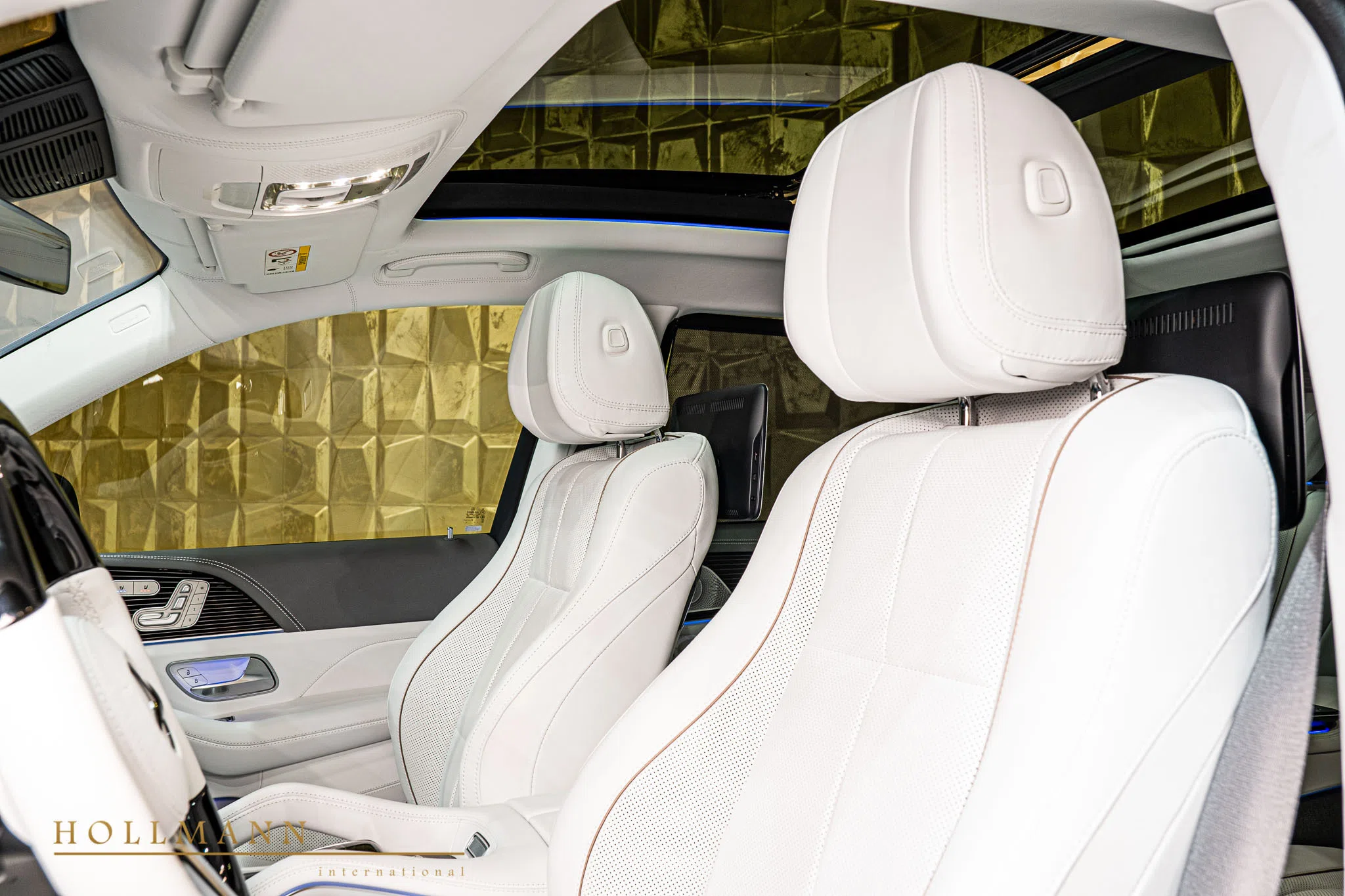2022 Mercedes-Maybach GLS600 interior, seats, Leather White