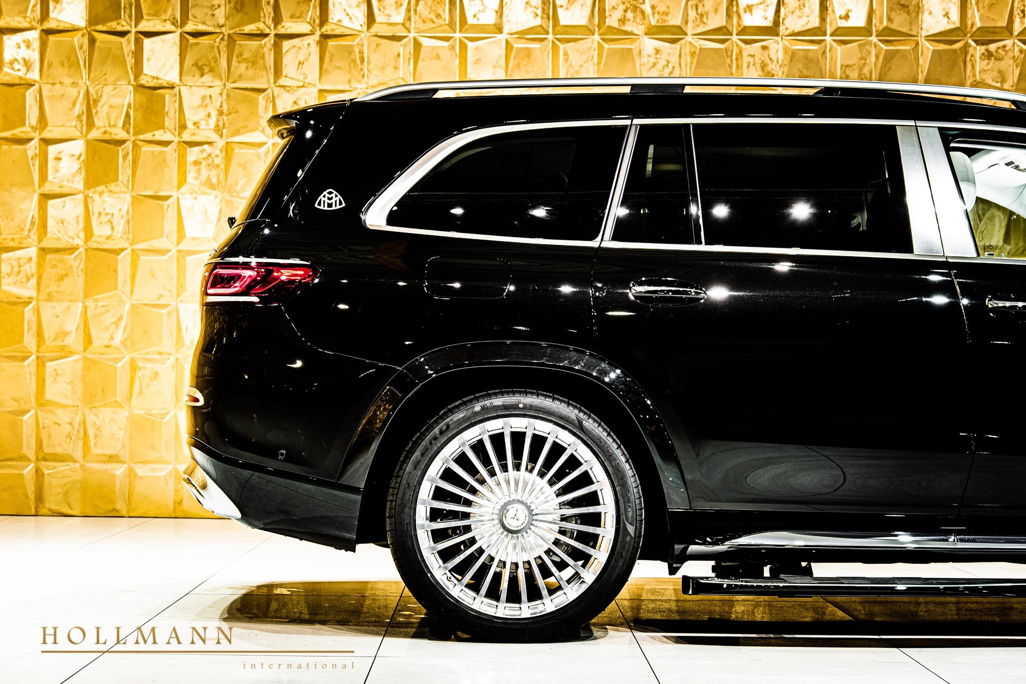 2022 Mercedes-Maybach GLS600, 2/29