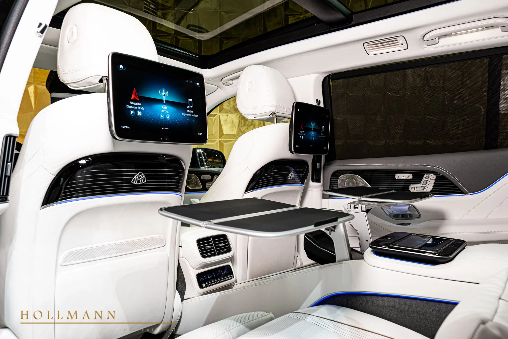 2022 Mercedes-Maybach GLS600 interior, Leather White