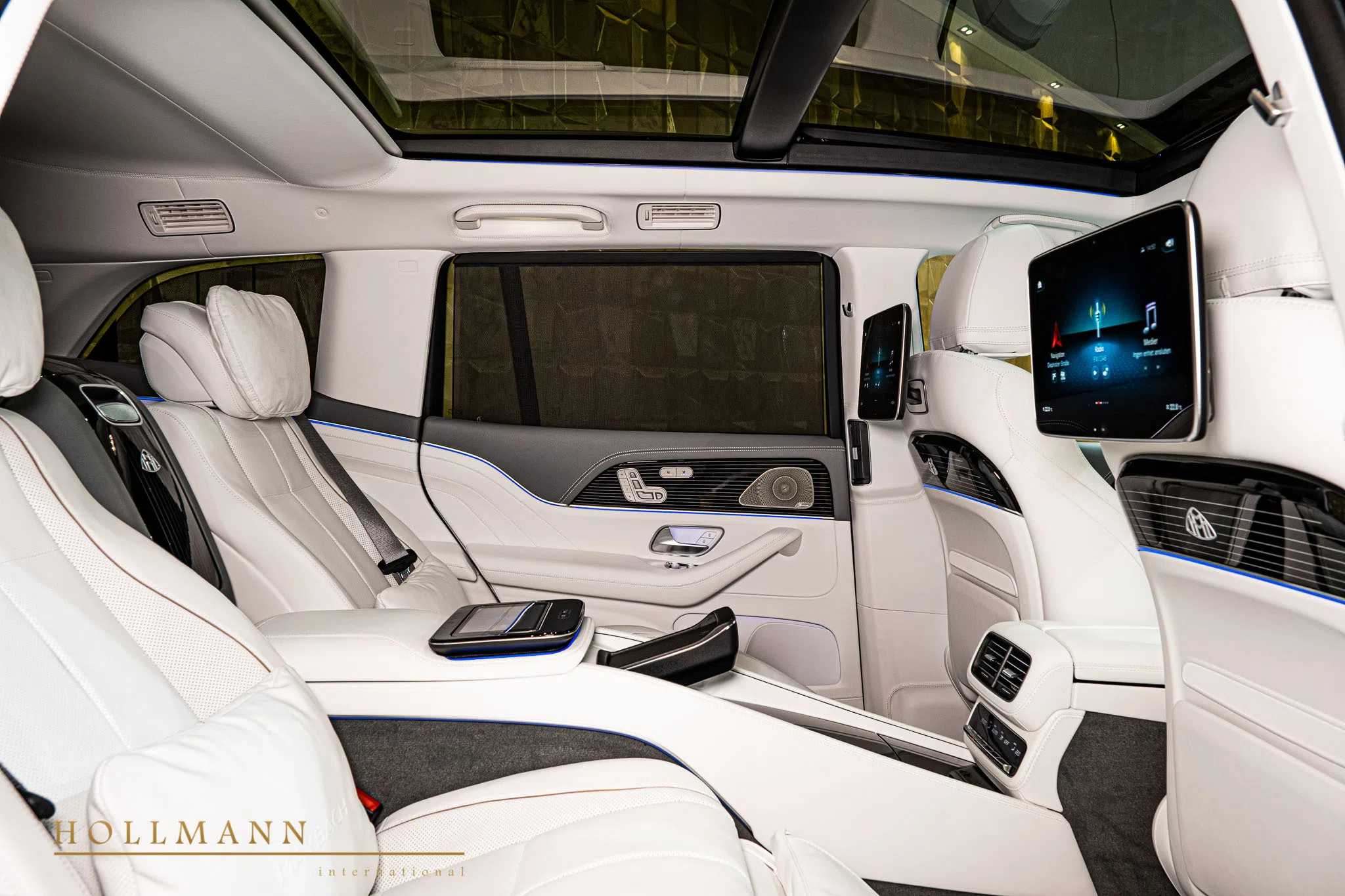 2022 Mercedes-Maybach GLS600 interior, seats, Leather White