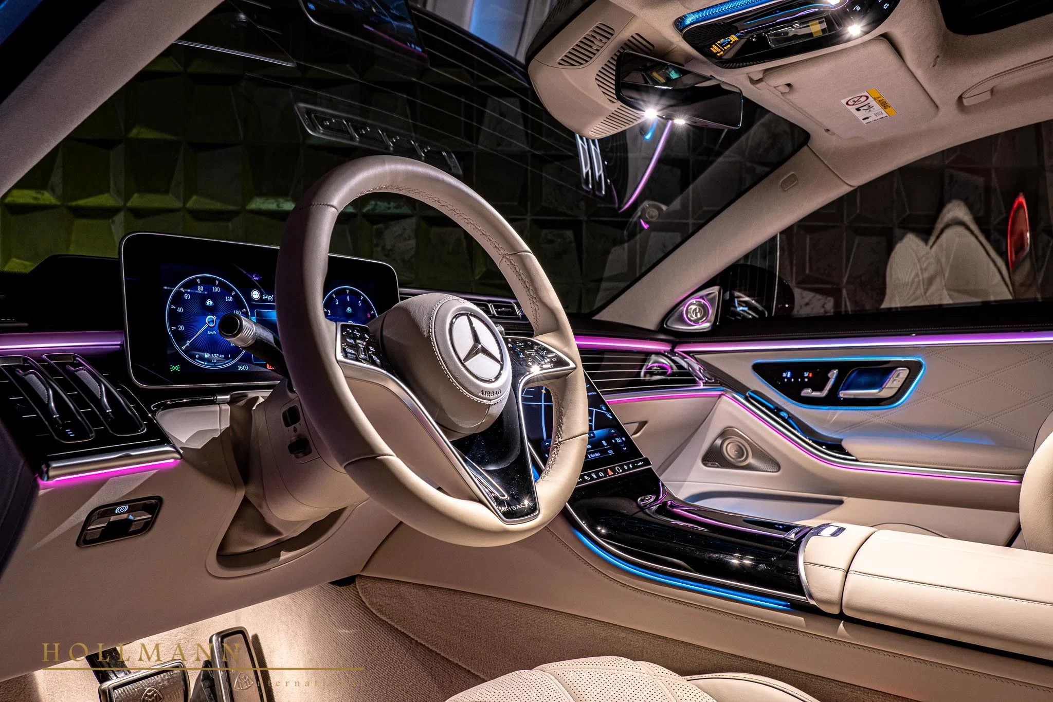 2022 Mercedes-Maybach S 680 interior, dashboard, Leather Exclusive Beige