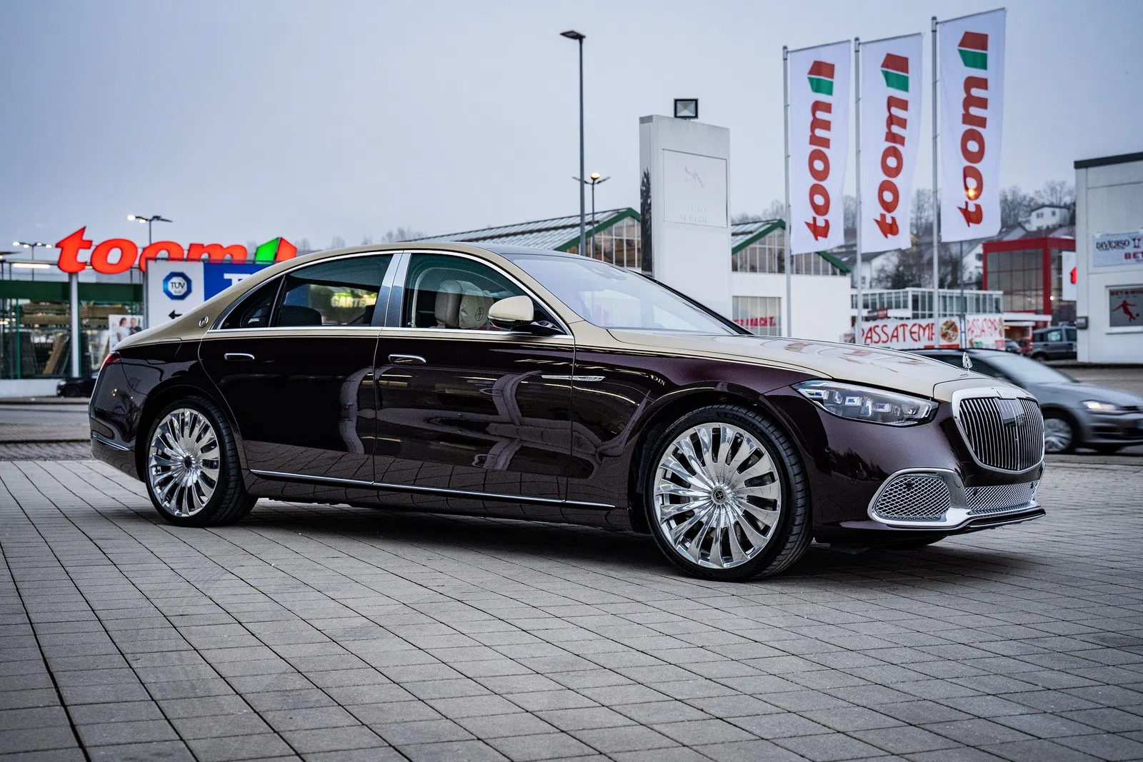 2022 Mercedes-Maybach S580 by Hofele Design for sale, exterior, RUBELLITE RED - LACK | metallic