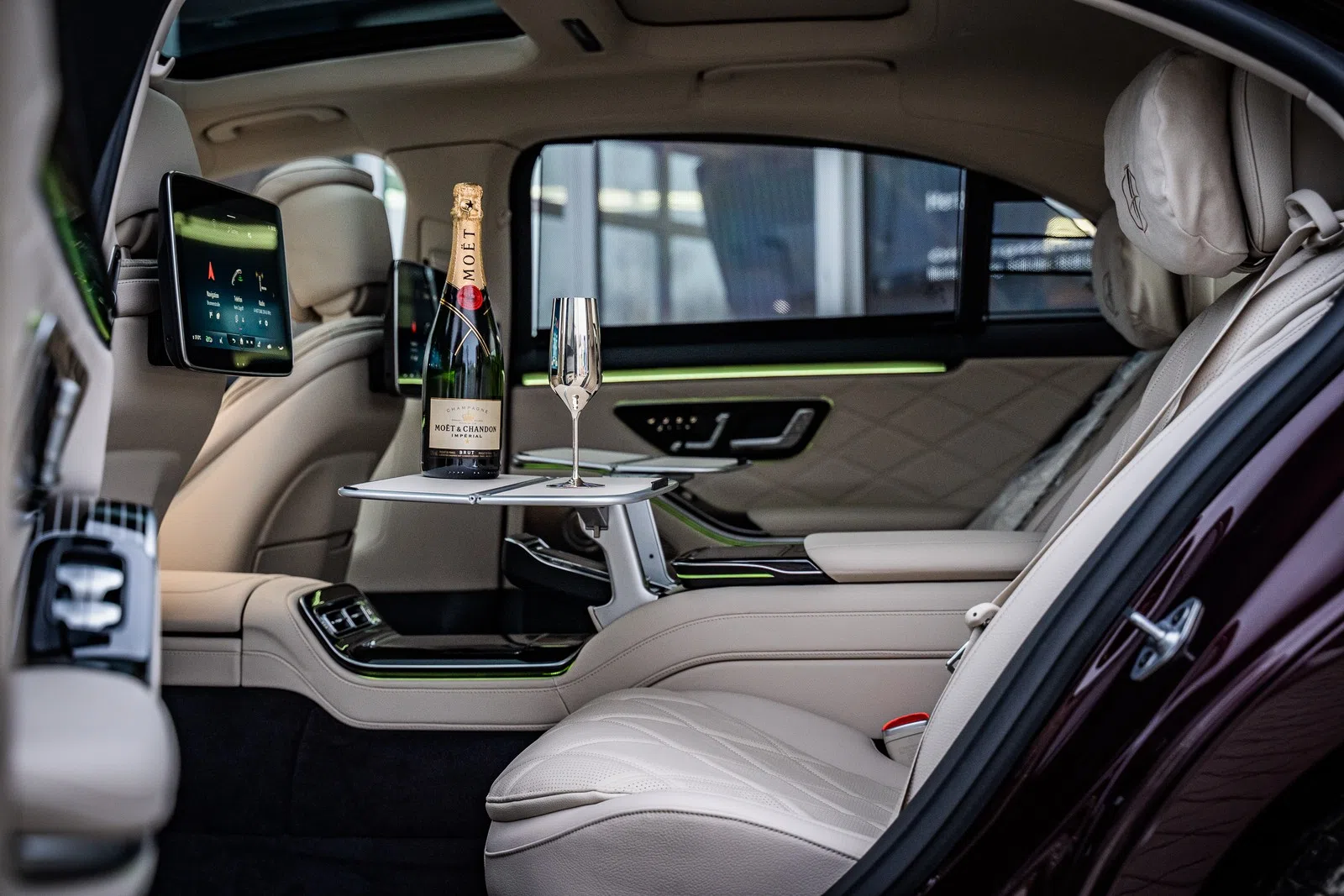 2022 Mercedes-Maybach S580 by Hofele Design interior, seats, Beige | Vollleder