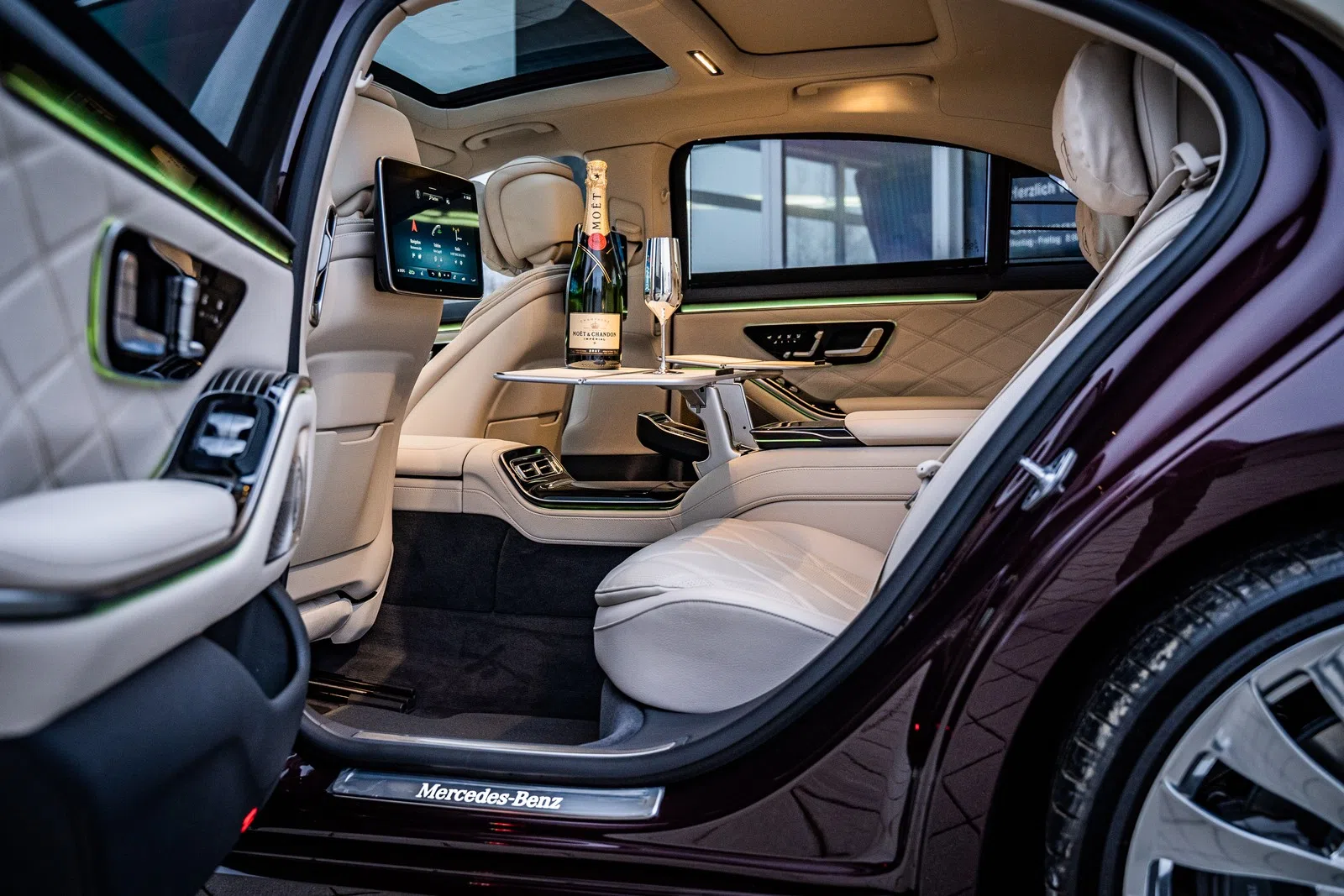 2022 Mercedes-Maybach S580 by Hofele Design interior, seats, Beige | Vollleder