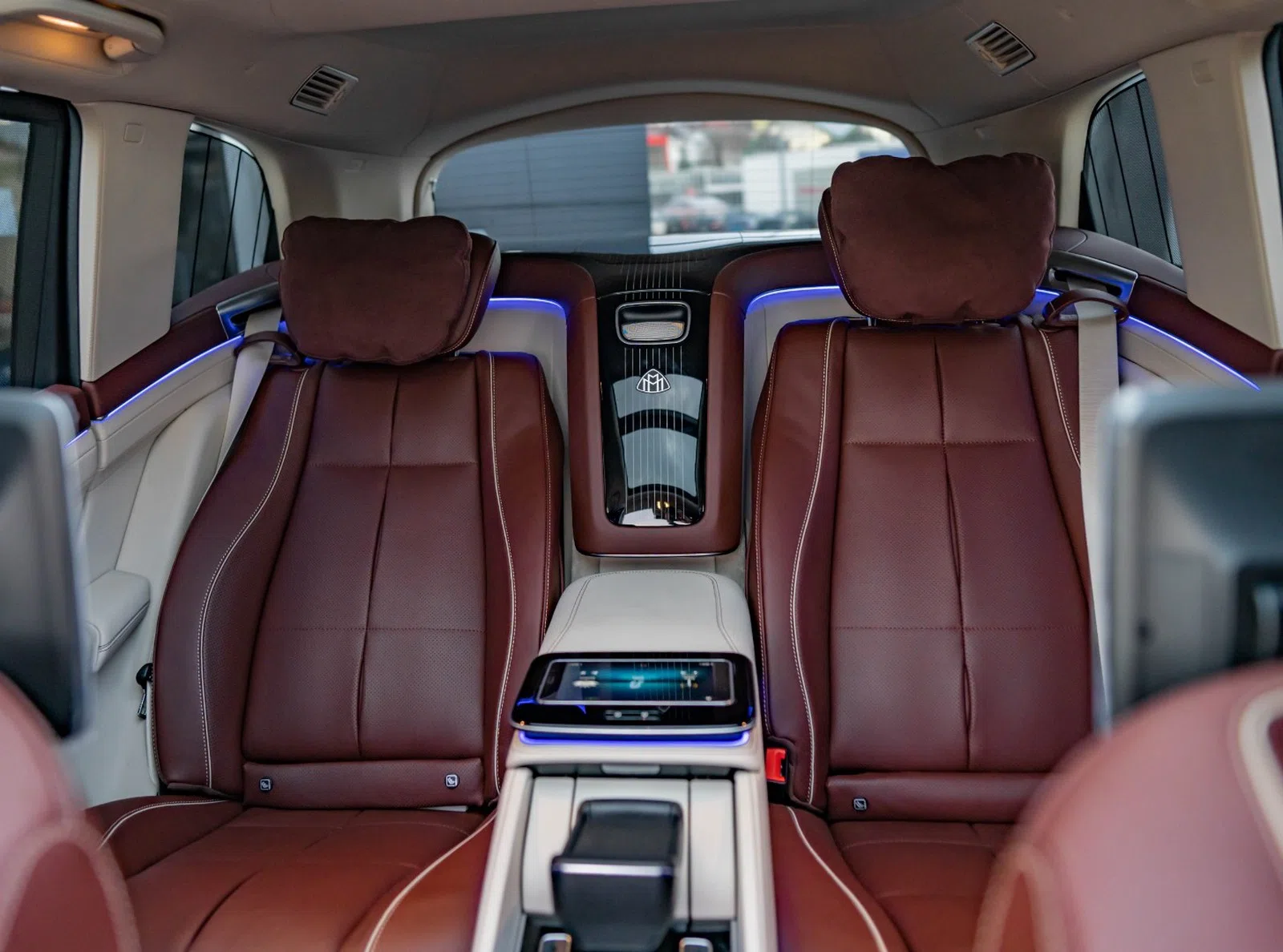 2022 Mercedes-Maybach GLS 600 interior, seats, Braun | Leder