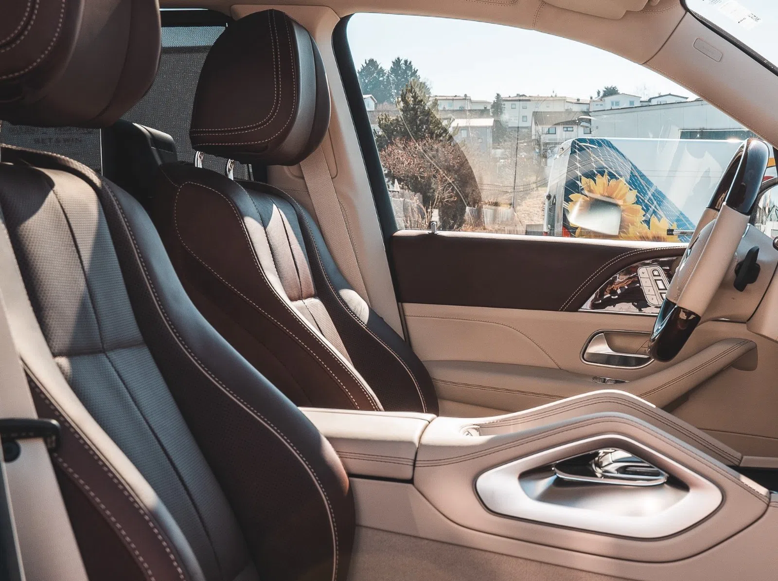 2022 Mercedes-Maybach GLS 600 interior, seats, Braun | Leder