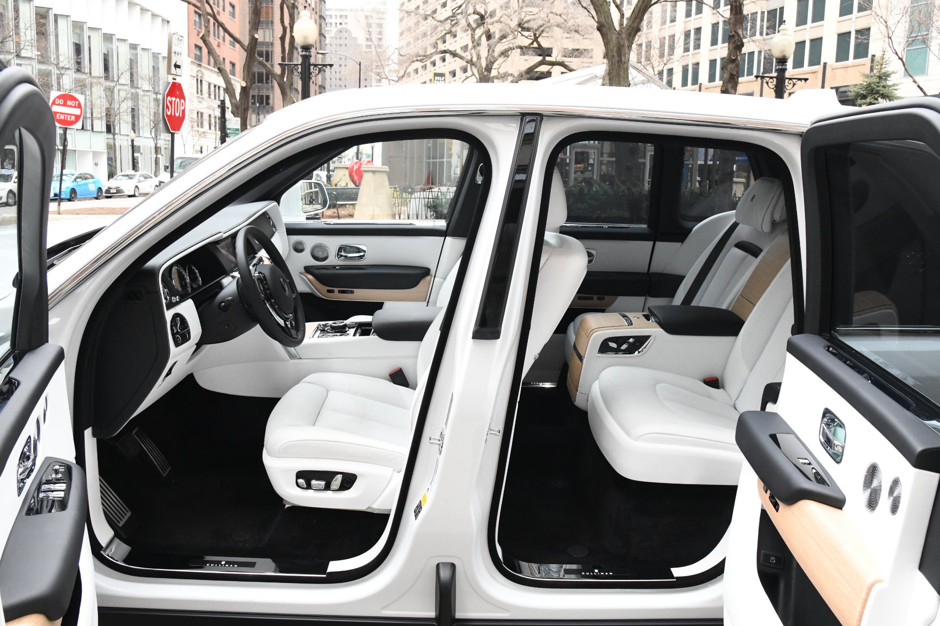 2019 Rolls-Royce Cullinan, 8/20