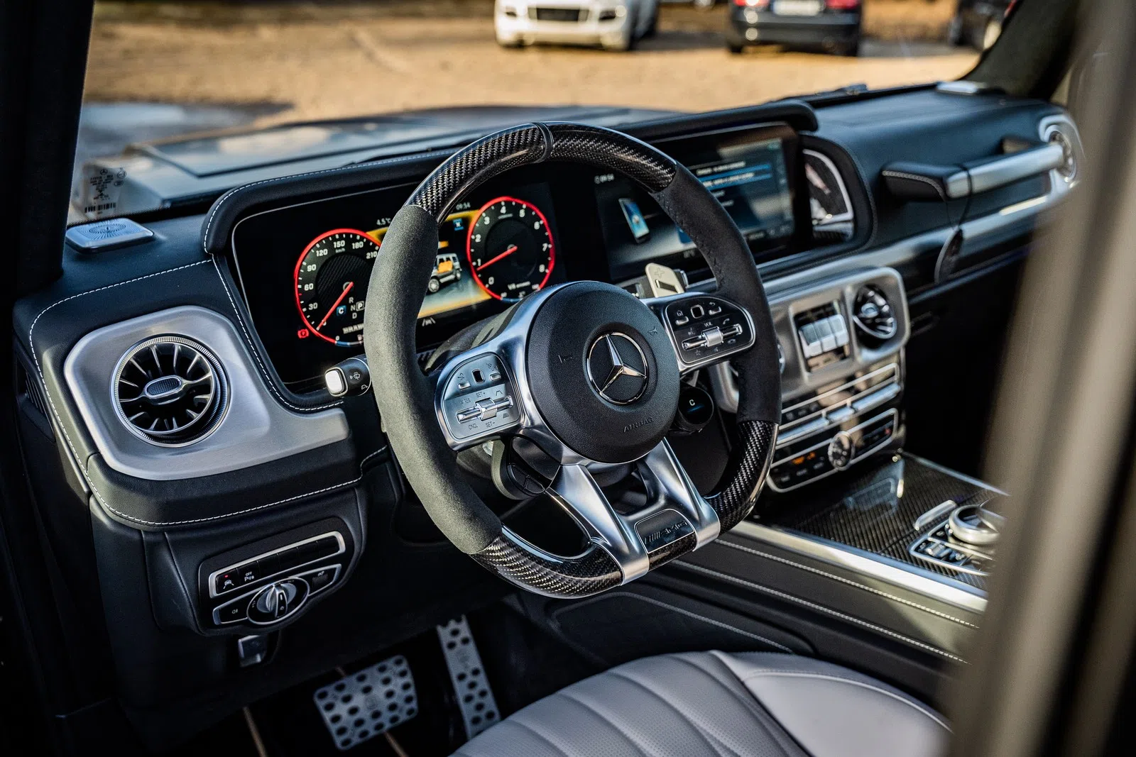 2022 BRABUS G 800 interior, Weiss | Leder