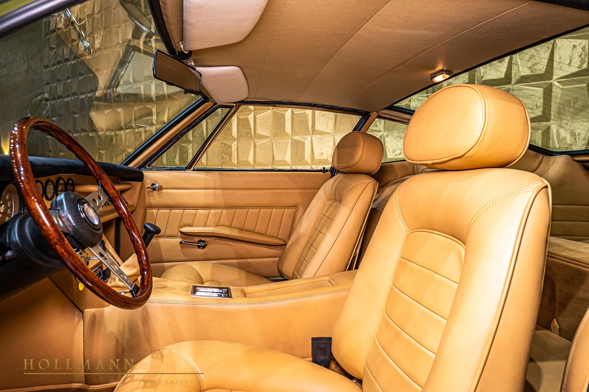 1971 Maserati Ghibli SS interior, seats, Beige Leather