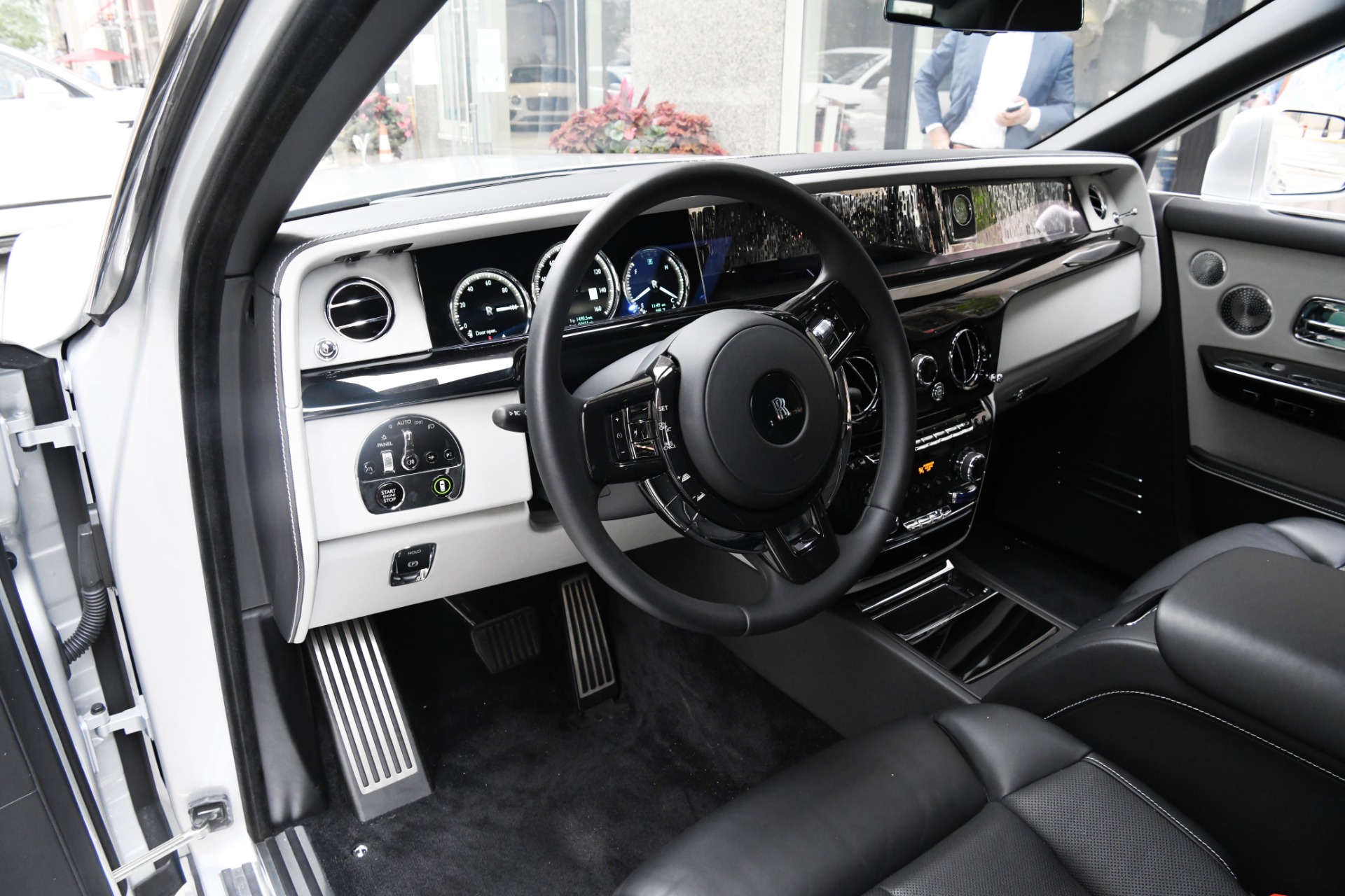 2021 ROLLS-ROYCE PHANTOM, 8/18