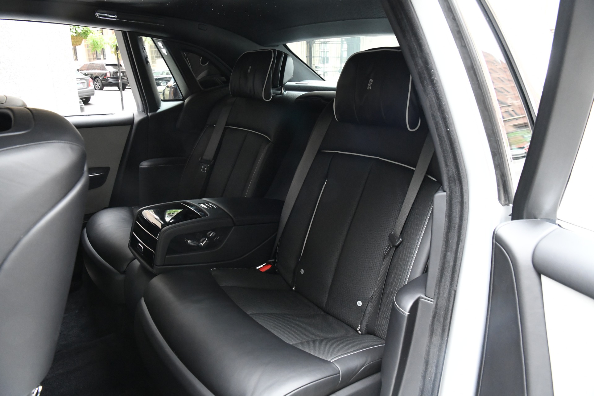 2021 ROLLS-ROYCE PHANTOM, 17/18