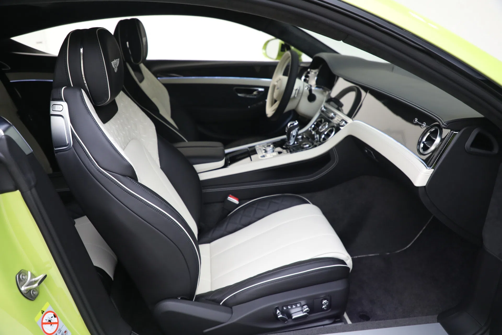 2021 Bentley Continental GT interior, seats, RADIUM