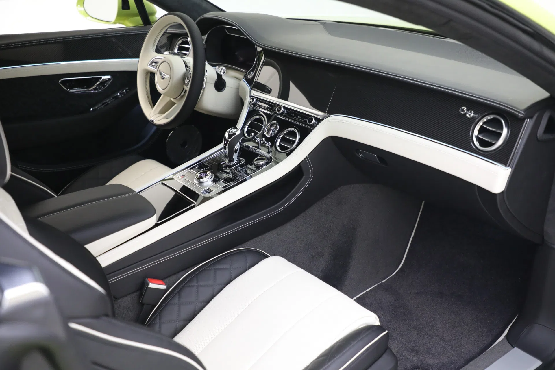 2021 Bentley Continental GT interior, RADIUM