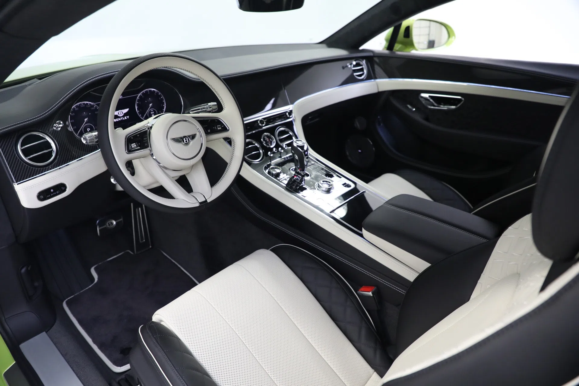 2021 Bentley Continental GT interior, dashboard, RADIUM