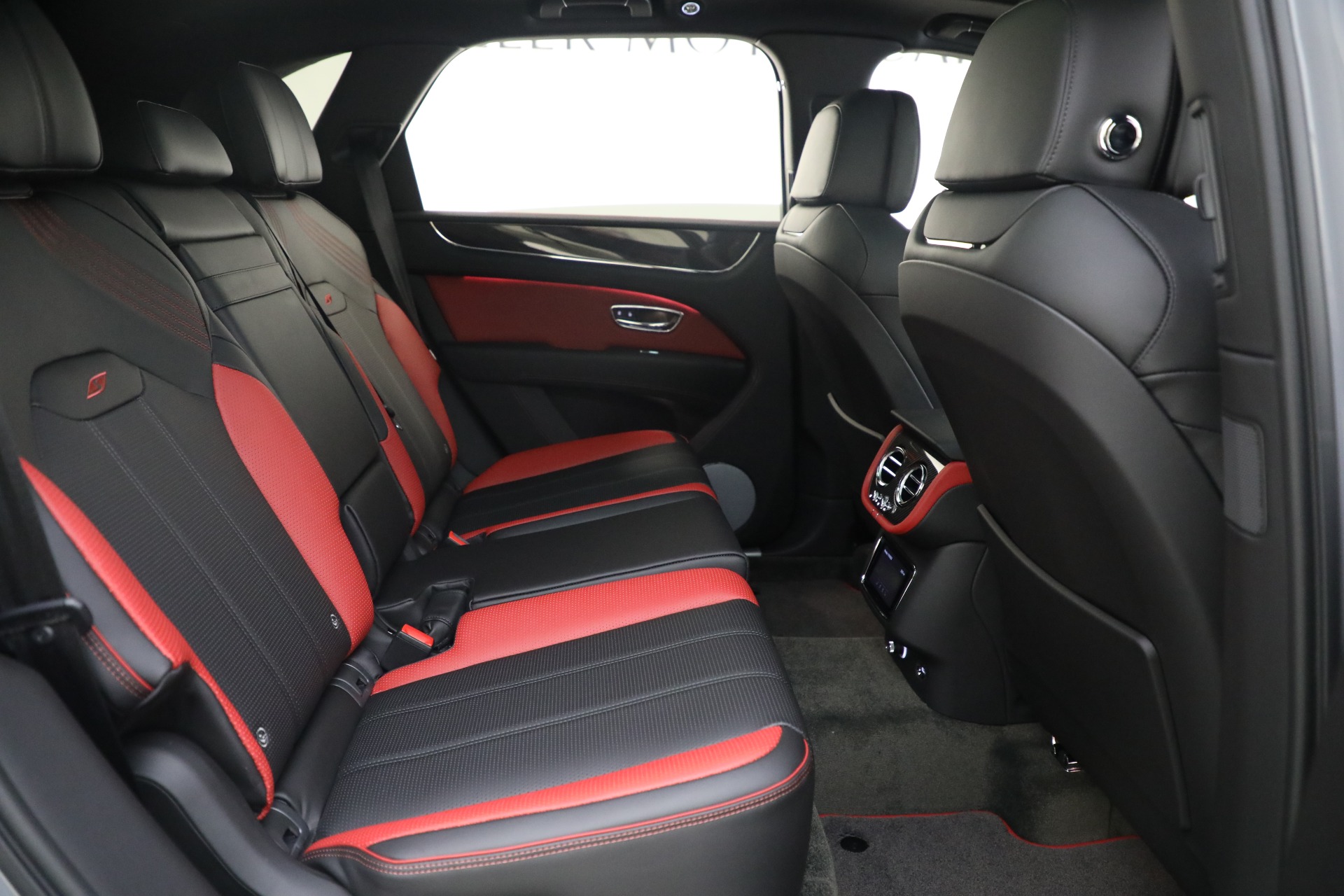 2022 Bentley Bentayga S, 3/18