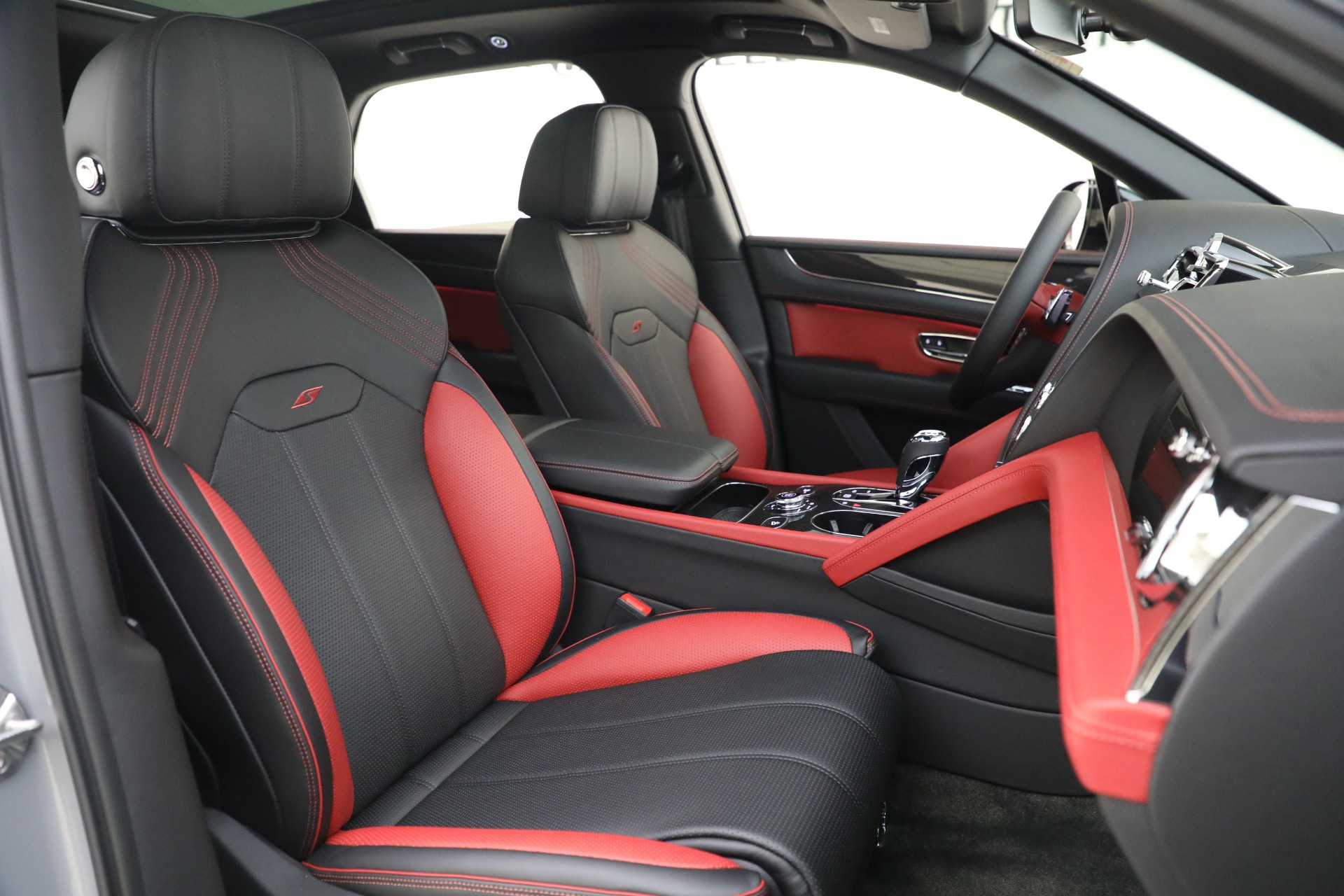 2022 Bentley Bentayga S, 5/18