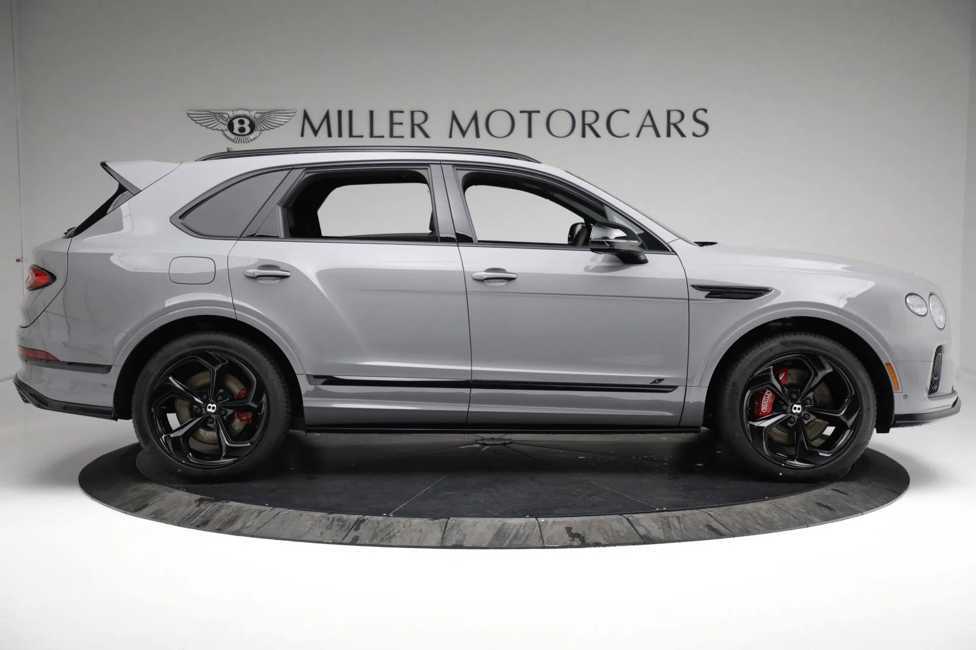 2022 Bentley Bentayga S, side profile, Cambrian Grey