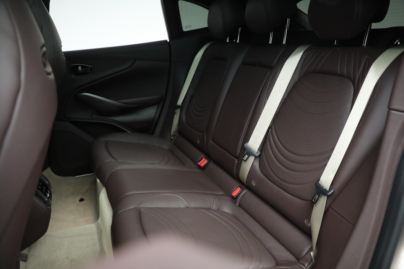 2021 ASTON MARTIN DBX, 8/20