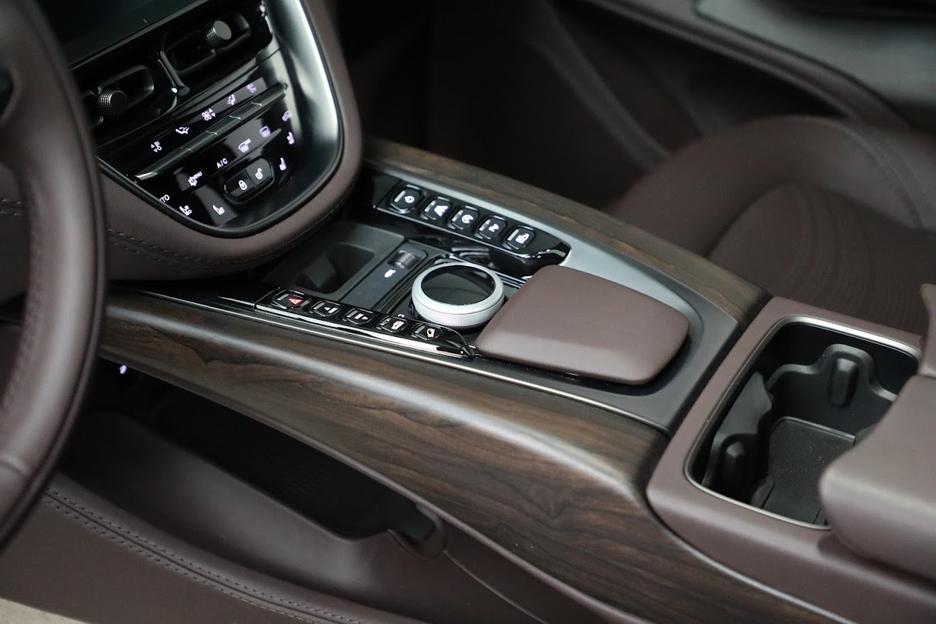 2021 ASTON MARTIN DBX, 10/20