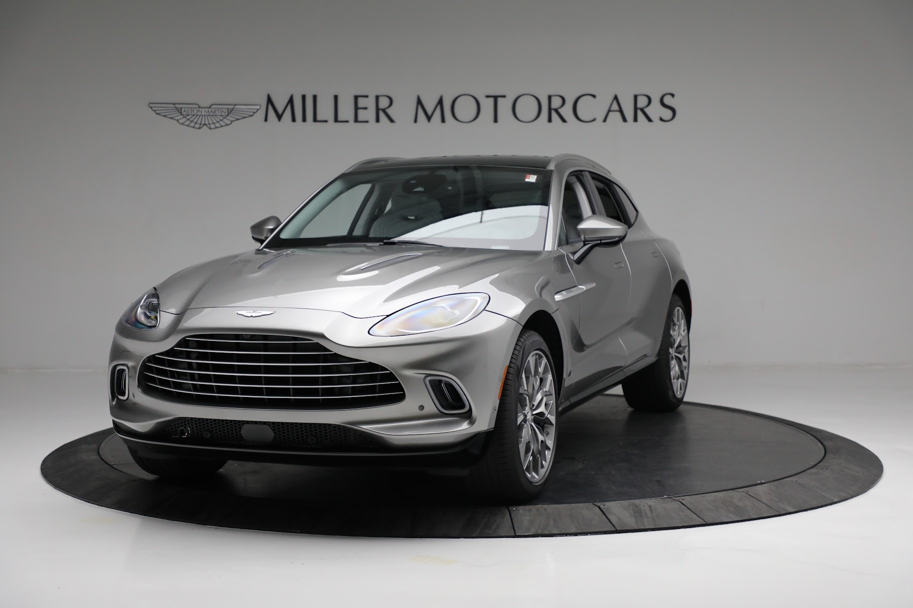 2021 ASTON MARTIN DBX