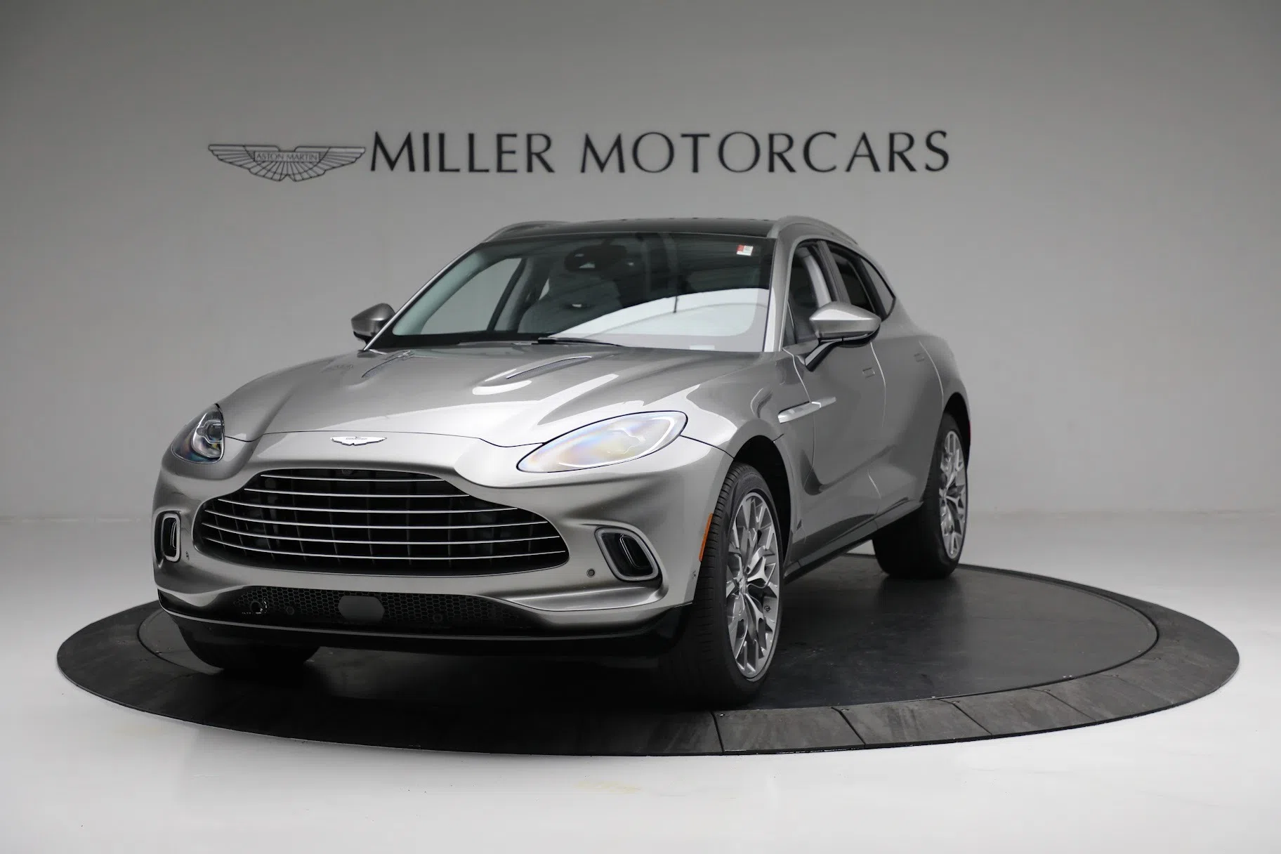 2021 ASTON MARTIN DBX