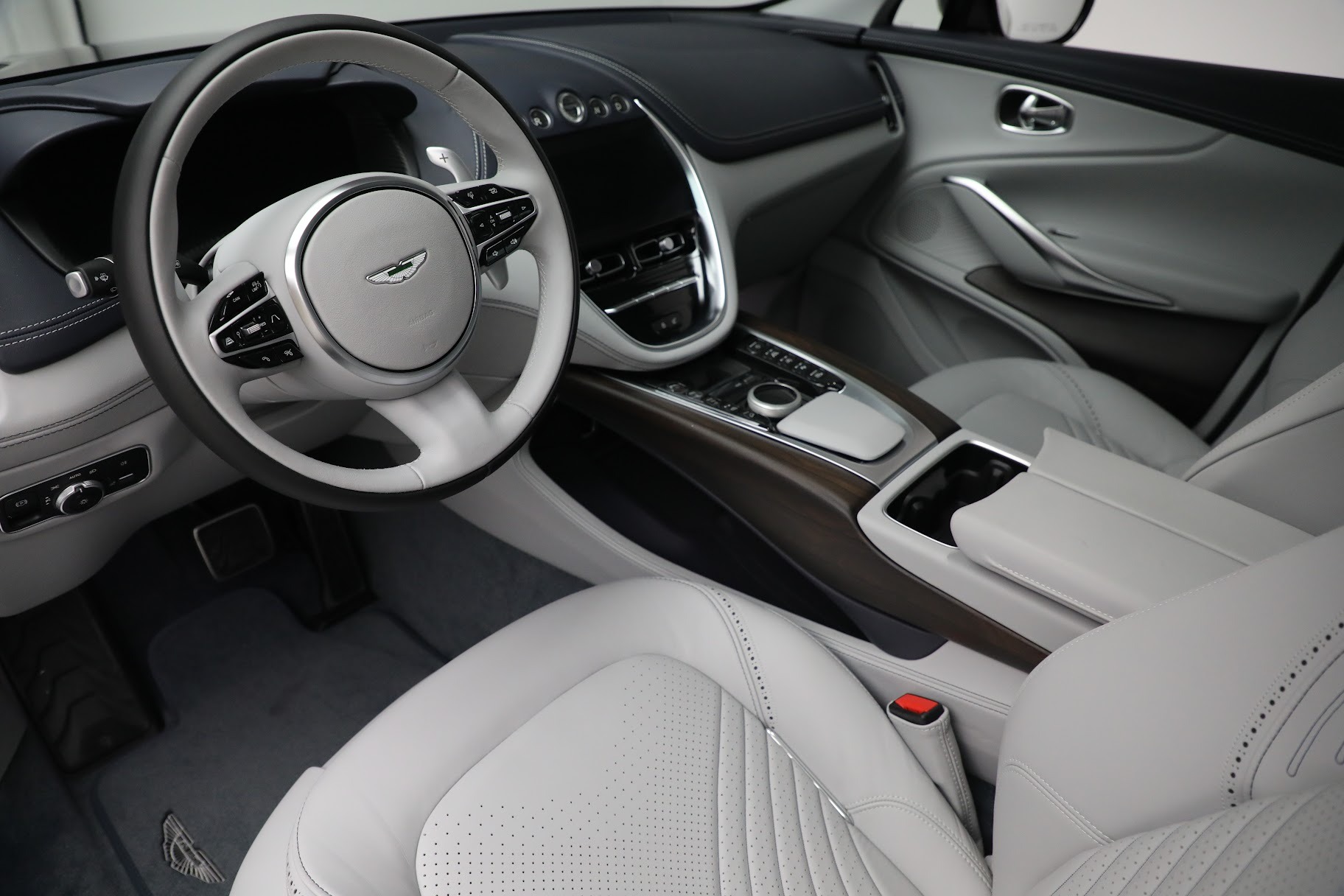 2021 ASTON MARTIN DBX, 3/20