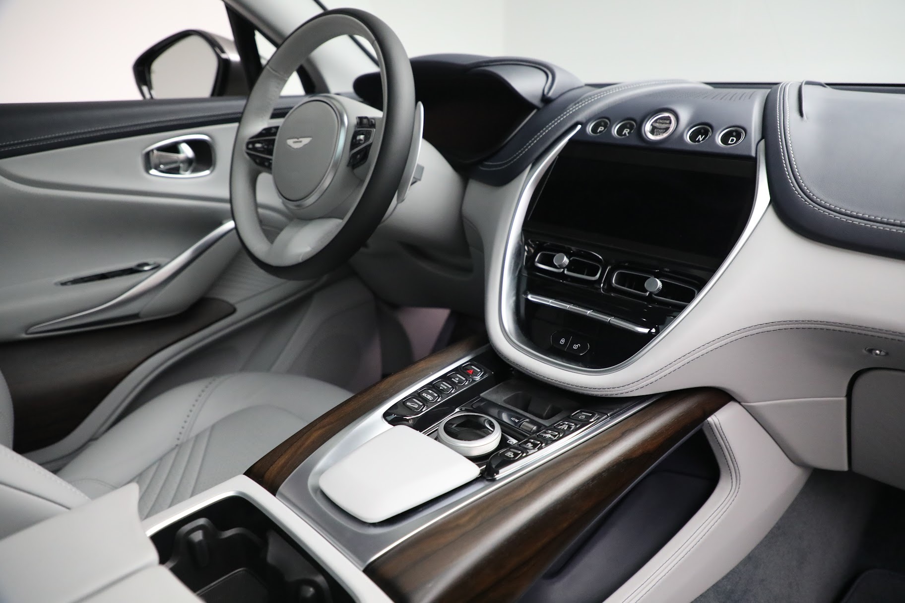 2021 ASTON MARTIN DBX, 4/20