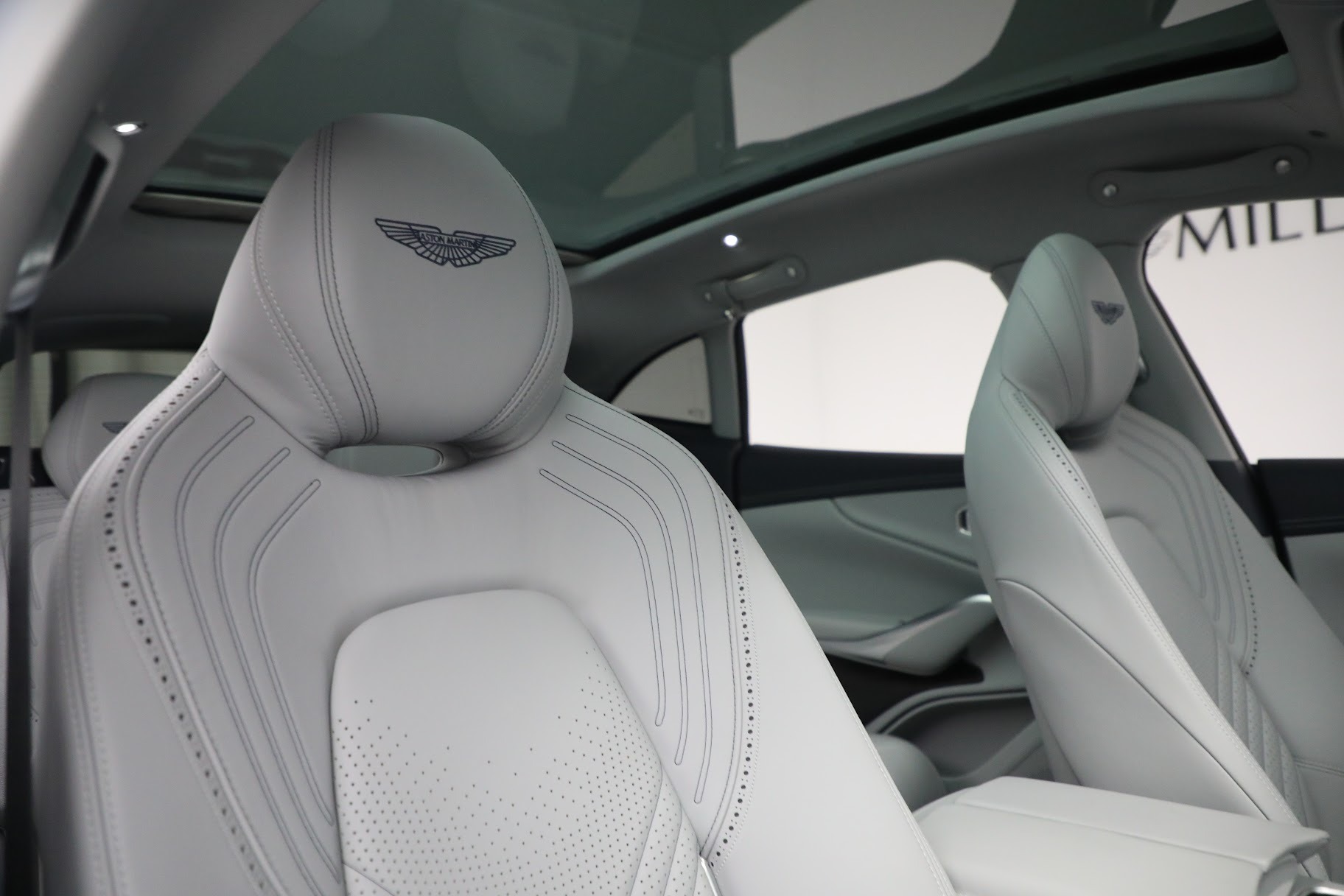 2021 ASTON MARTIN DBX, 11/20