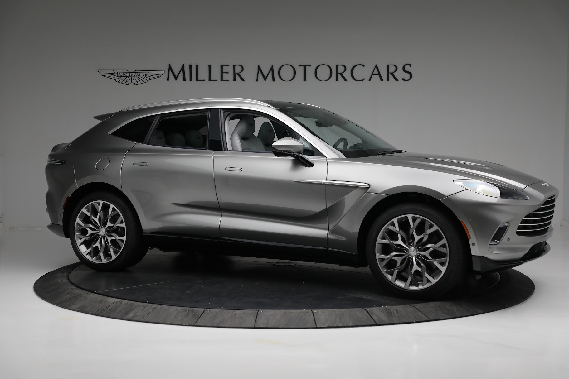 2021 ASTON MARTIN DBX, 13/20