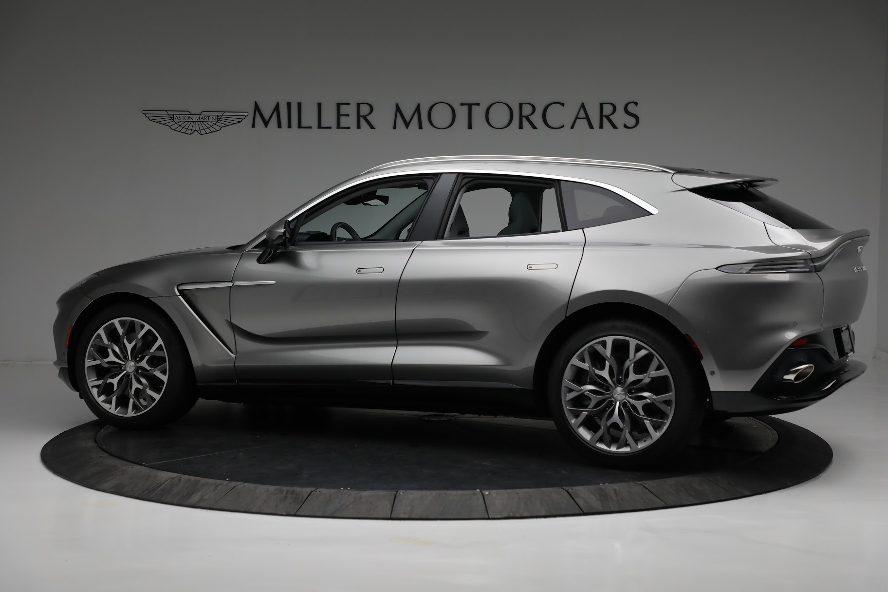 2021 ASTON MARTIN DBX, 17/20