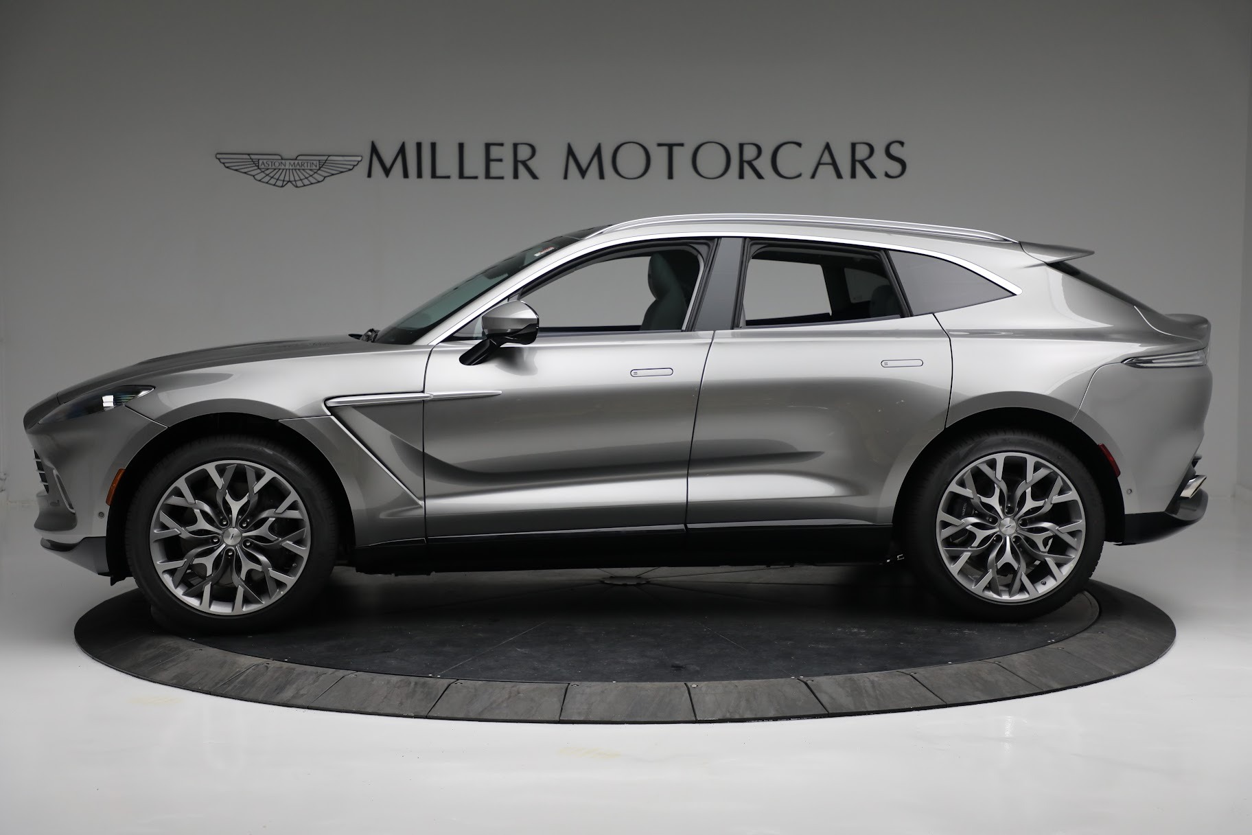 2021 ASTON MARTIN DBX, 18/20