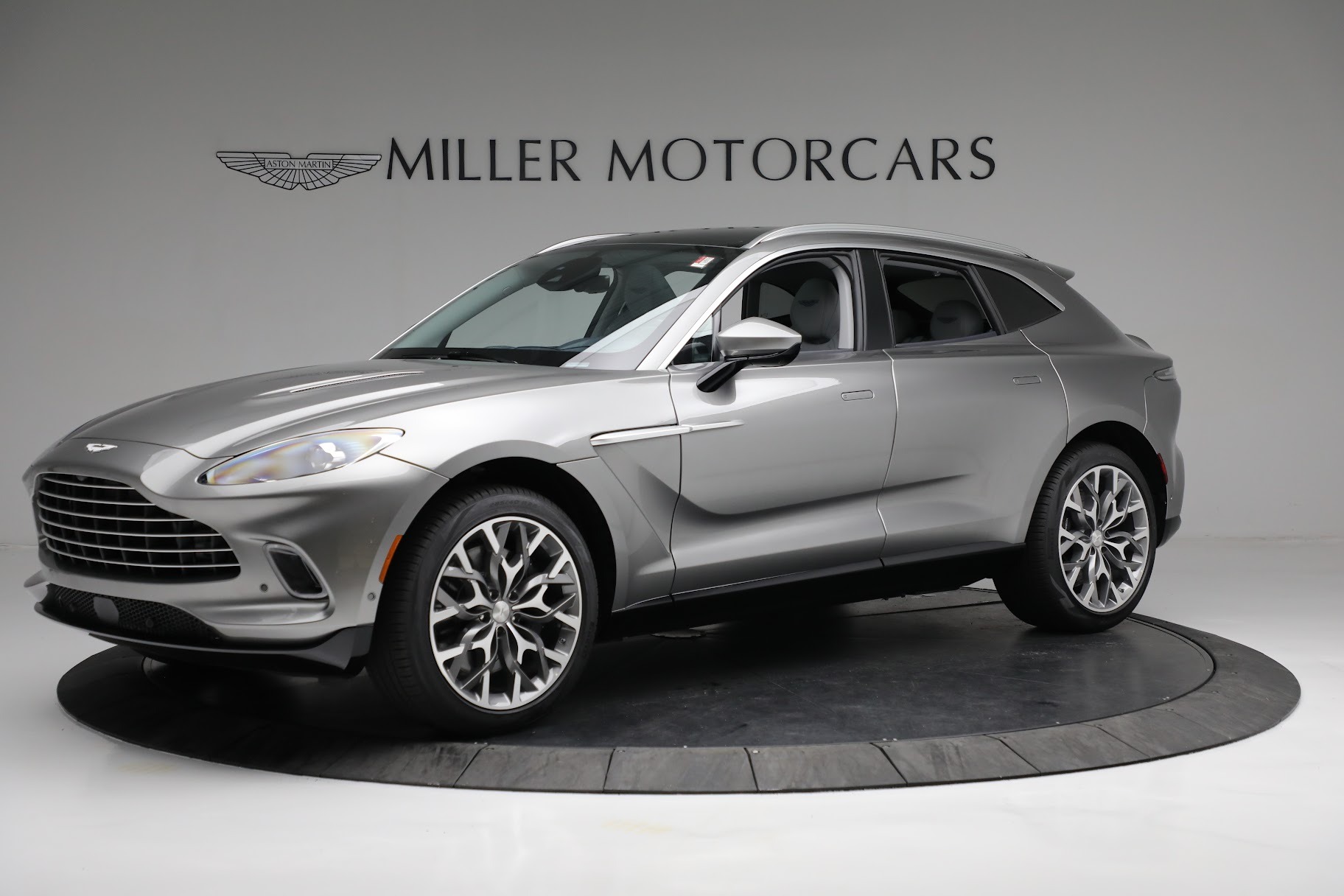 2021 ASTON MARTIN DBX, 19/20