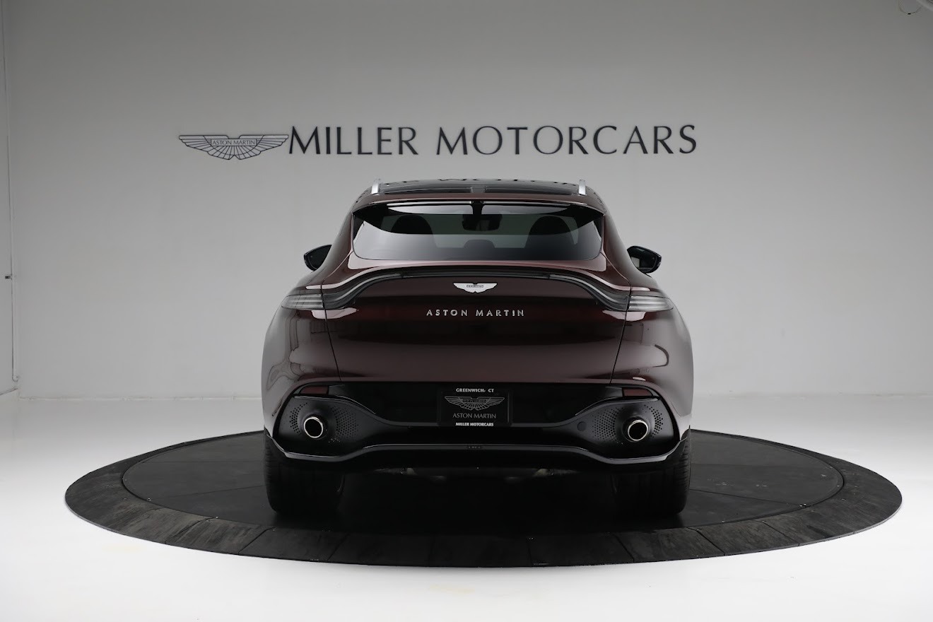 2021 ASTON MARTIN DBX, 15/18
