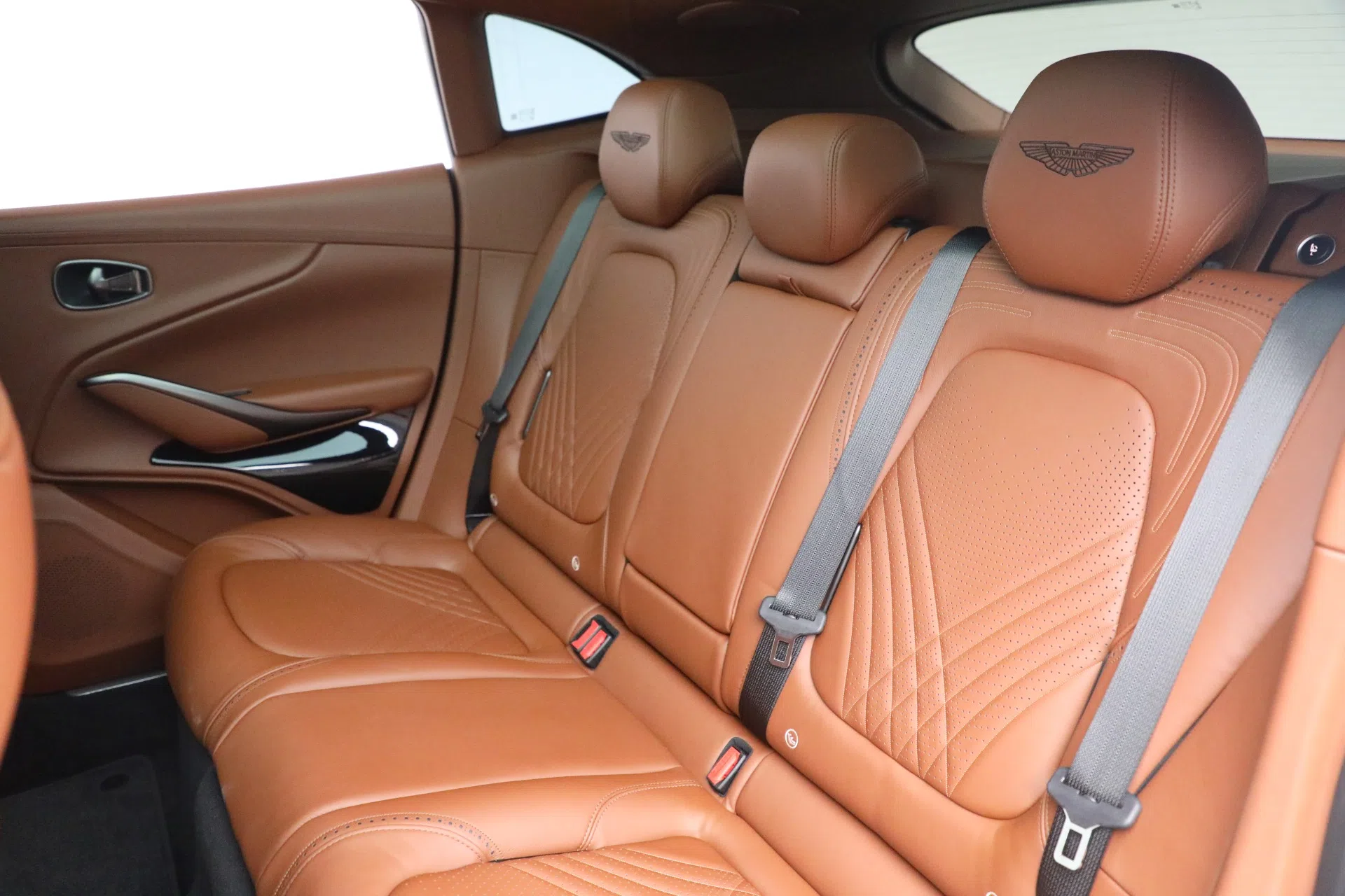 2021 Aston Martin DBX interior, seats, CHESTNUT TAN