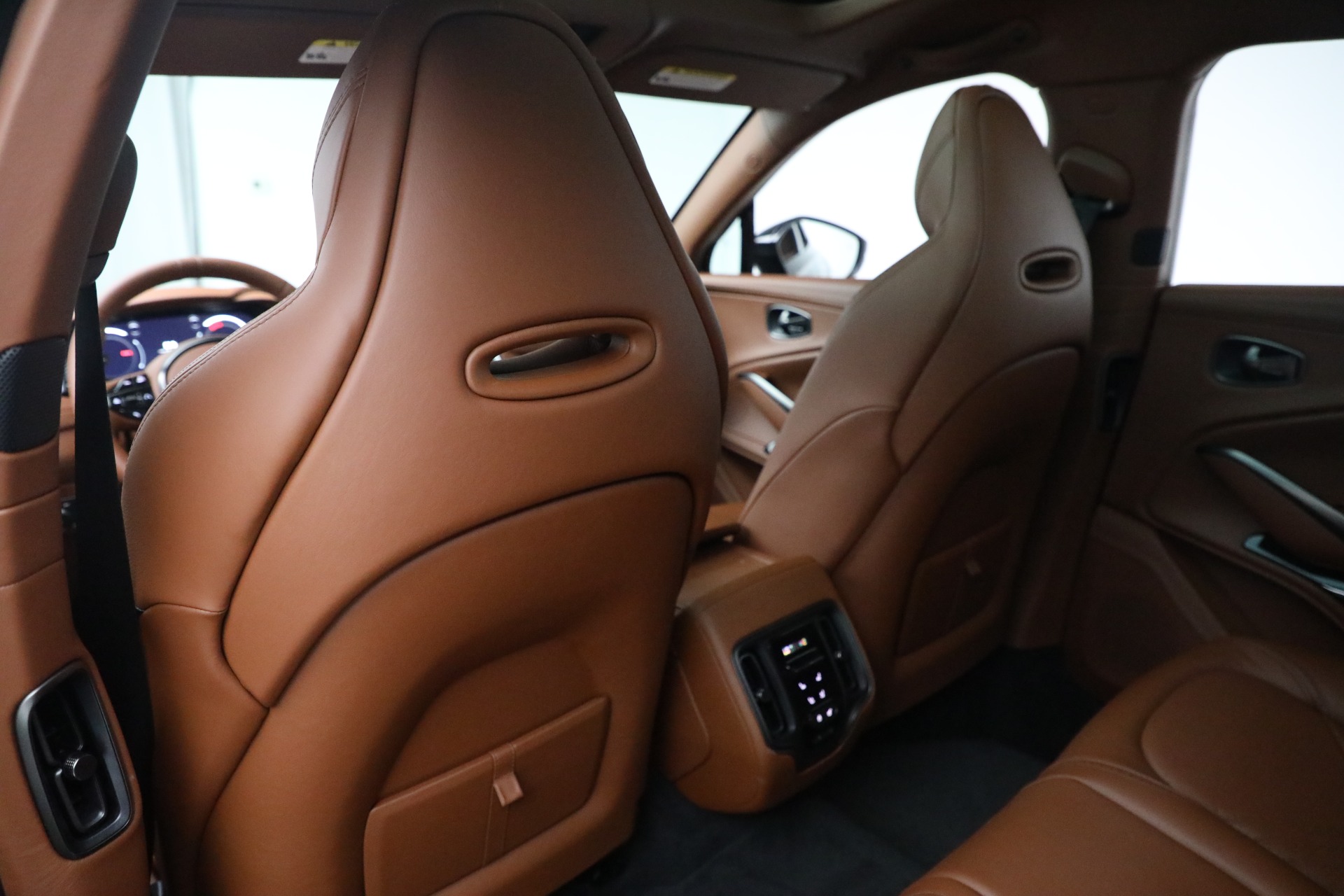2021 ASTON MARTIN DBX, 5/20