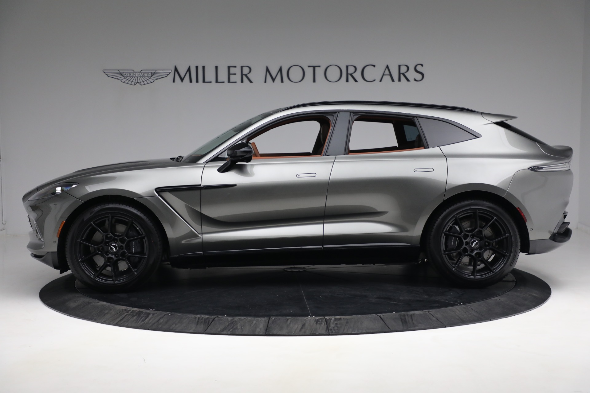 2021 ASTON MARTIN DBX, 19/20