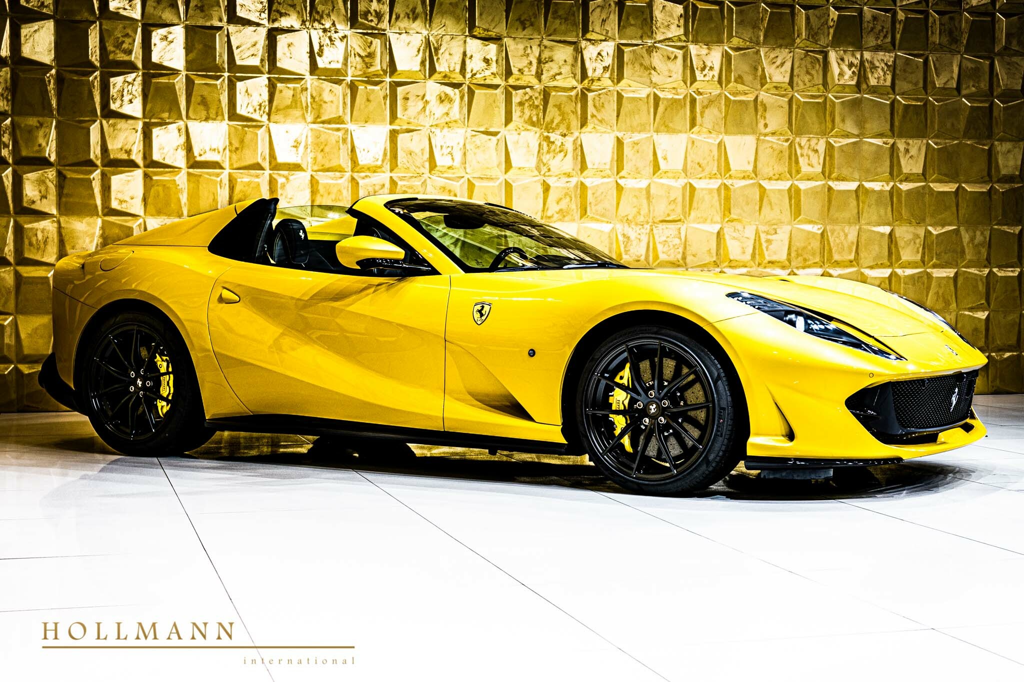 2022 Ferrari 812 GTS, 19/20