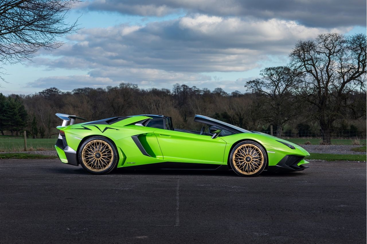2016 Lamborghini Aventador SV Roadster, 3/20