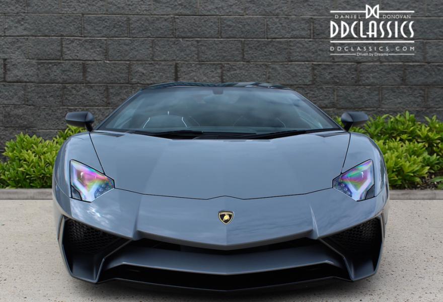 2017 Lamborghini Aventador LP750-4 SV Roadster, 3/20