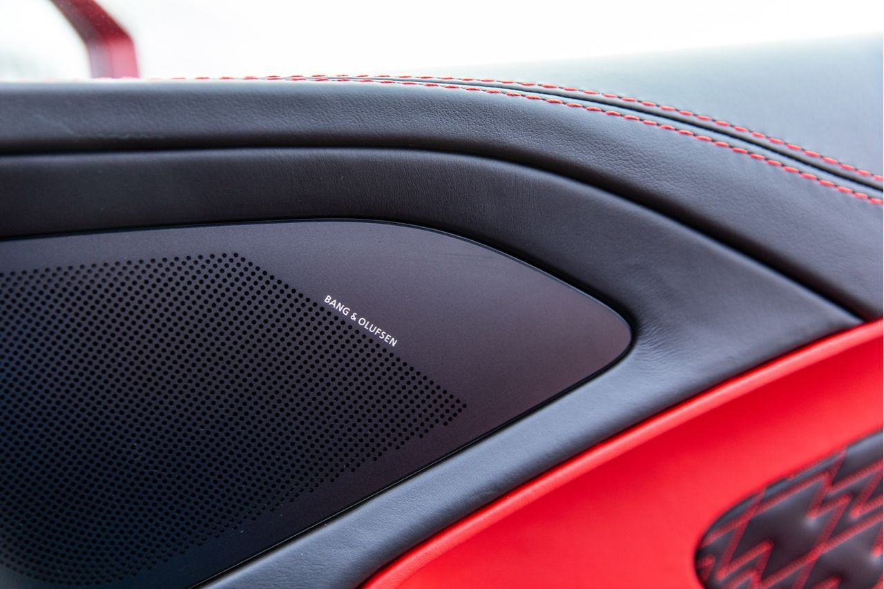 2017 Aston Martin Vanquish Zagato Coupe, 16/20