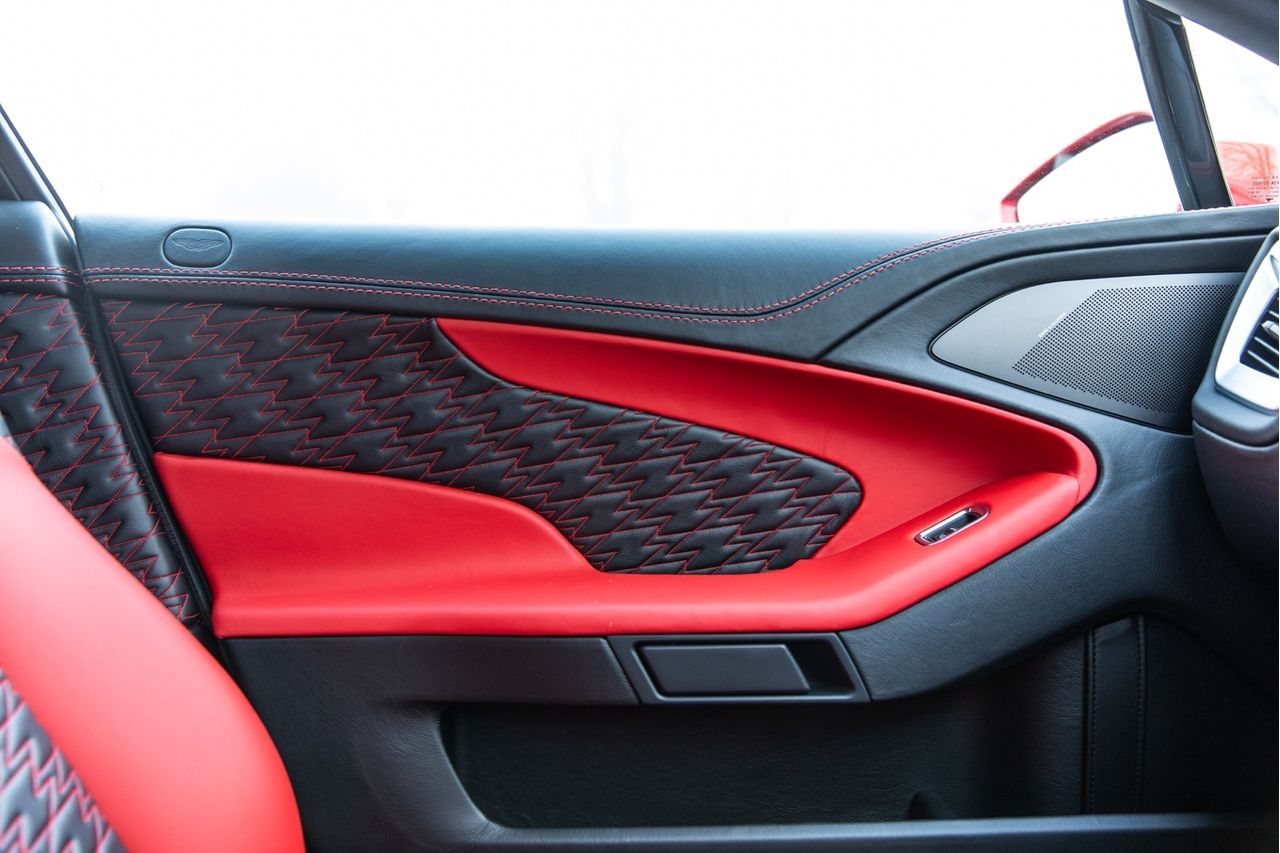 2017 Aston Martin Vanquish Zagato Coupe, 17/20