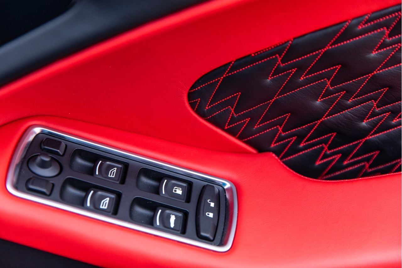 2017 Aston Martin Vanquish Zagato Coupe, 19/20