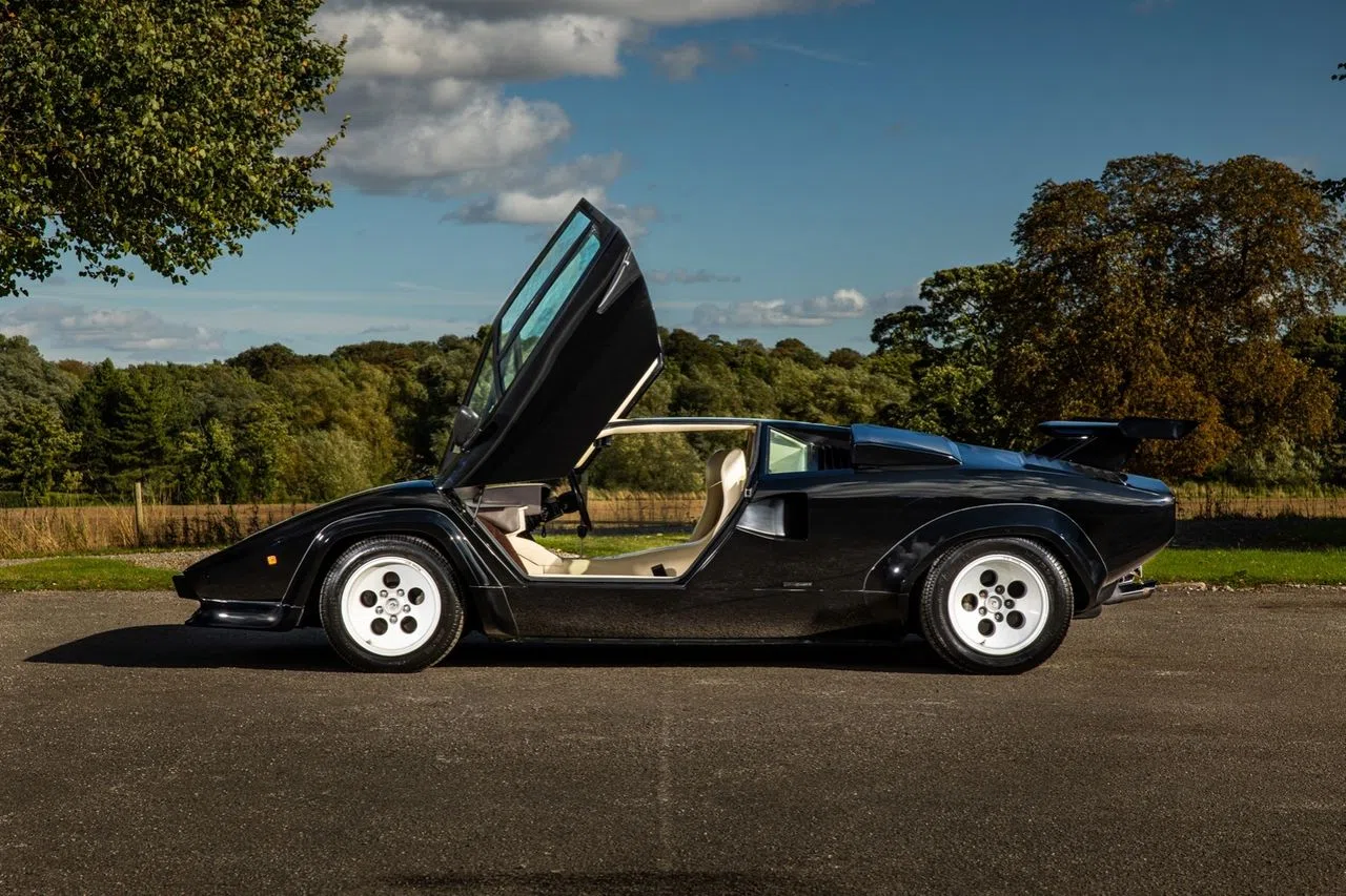 1983 Lamborghini Countach LP 5000 S for sale, exterior, Solid Black